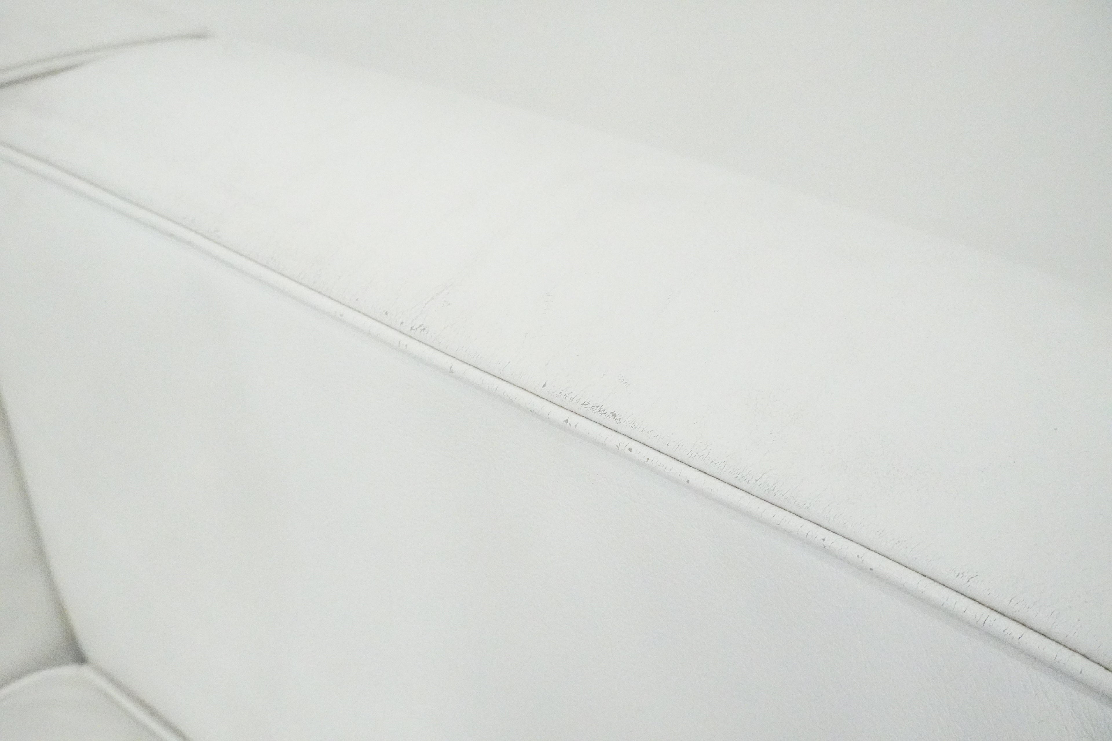 Cassina LC2 Sessel Le Corbusier Leder weiss