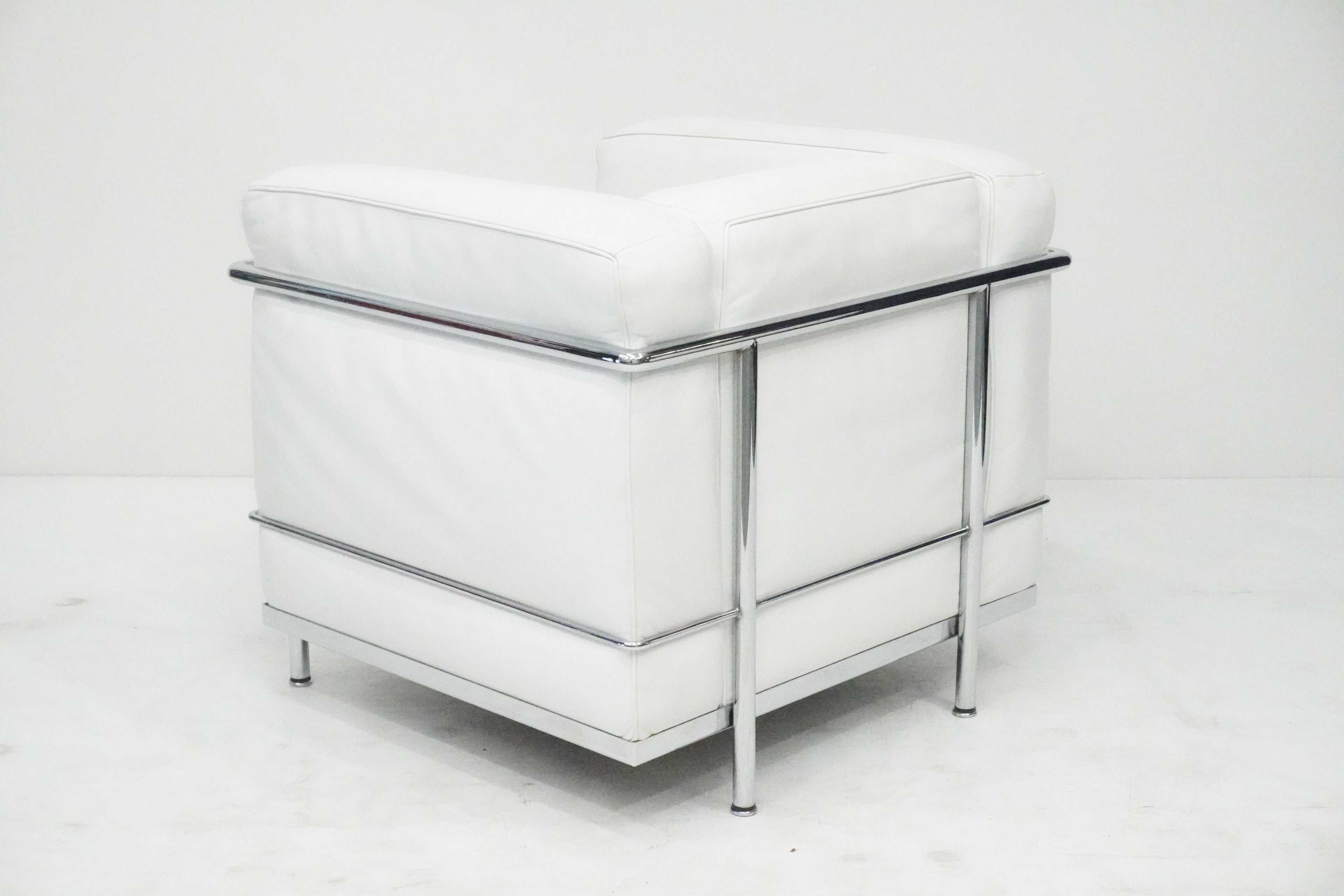 Cassina LC2 Sessel Le Corbusier Leder weiss