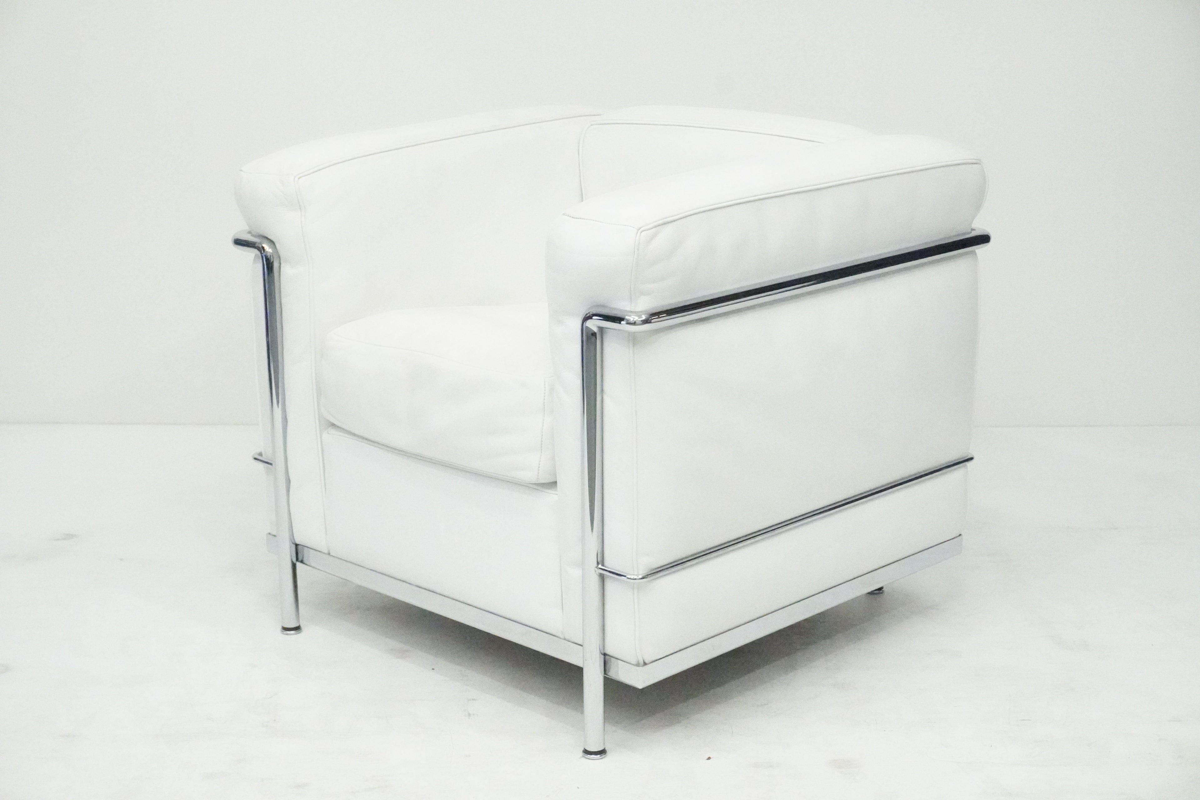 Cassina LC2 Sessel Le Corbusier Leder weiss