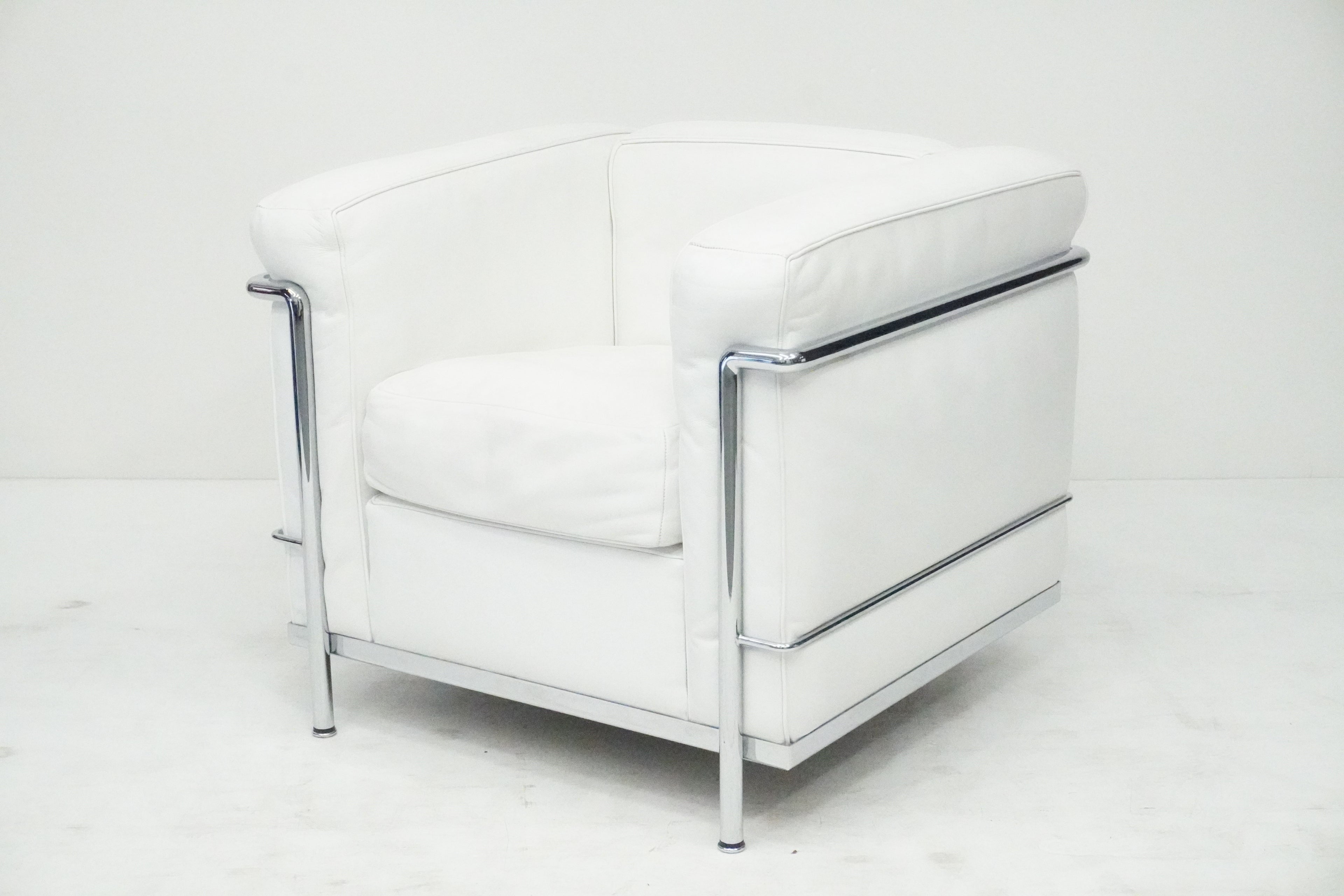 Cassina LC2 Sessel Le Corbusier Leder weiss