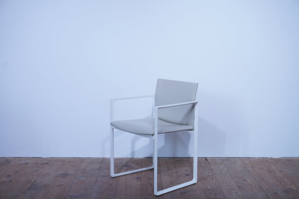 Cassina Eve Designklassiker Esszimmerstuhl Leder elfenbein