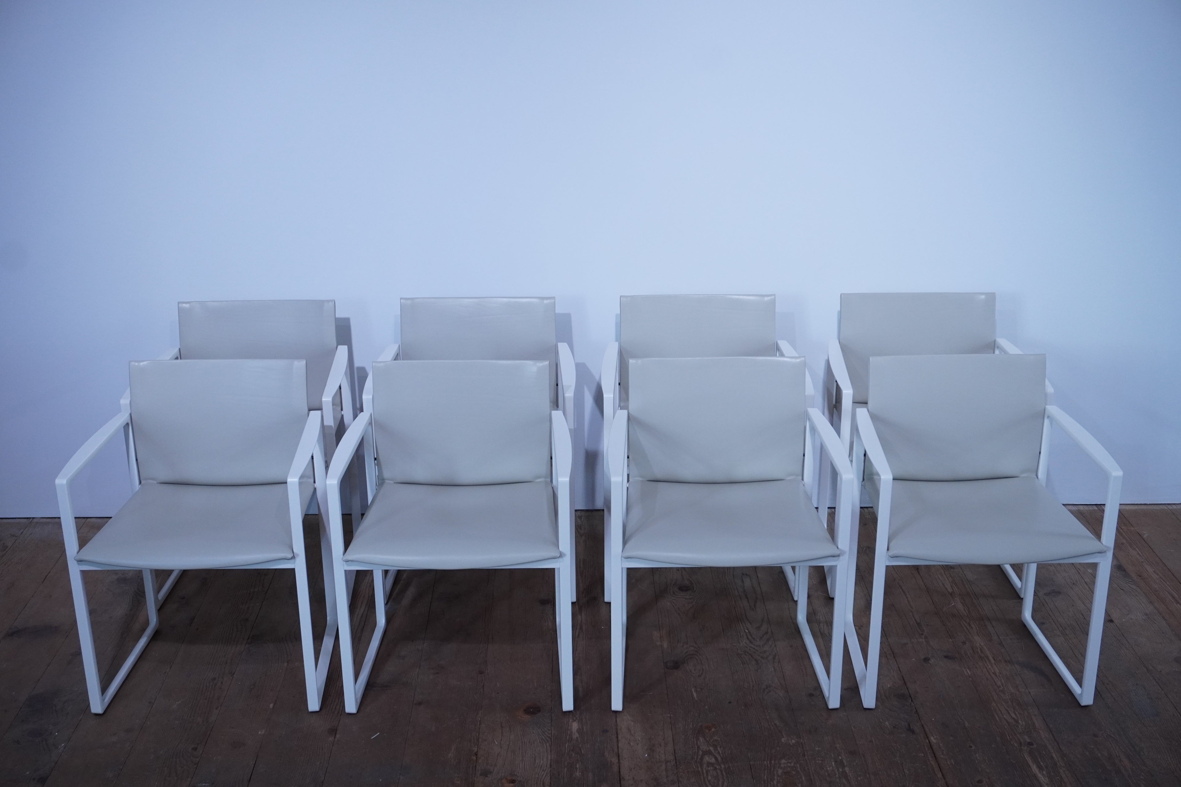 Cassina Eve Designklassiker Esszimmerstuhl Leder elfenbein
