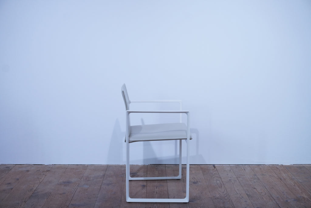 Cassina Eve Designklassiker Esszimmerstuhl Leder elfenbein