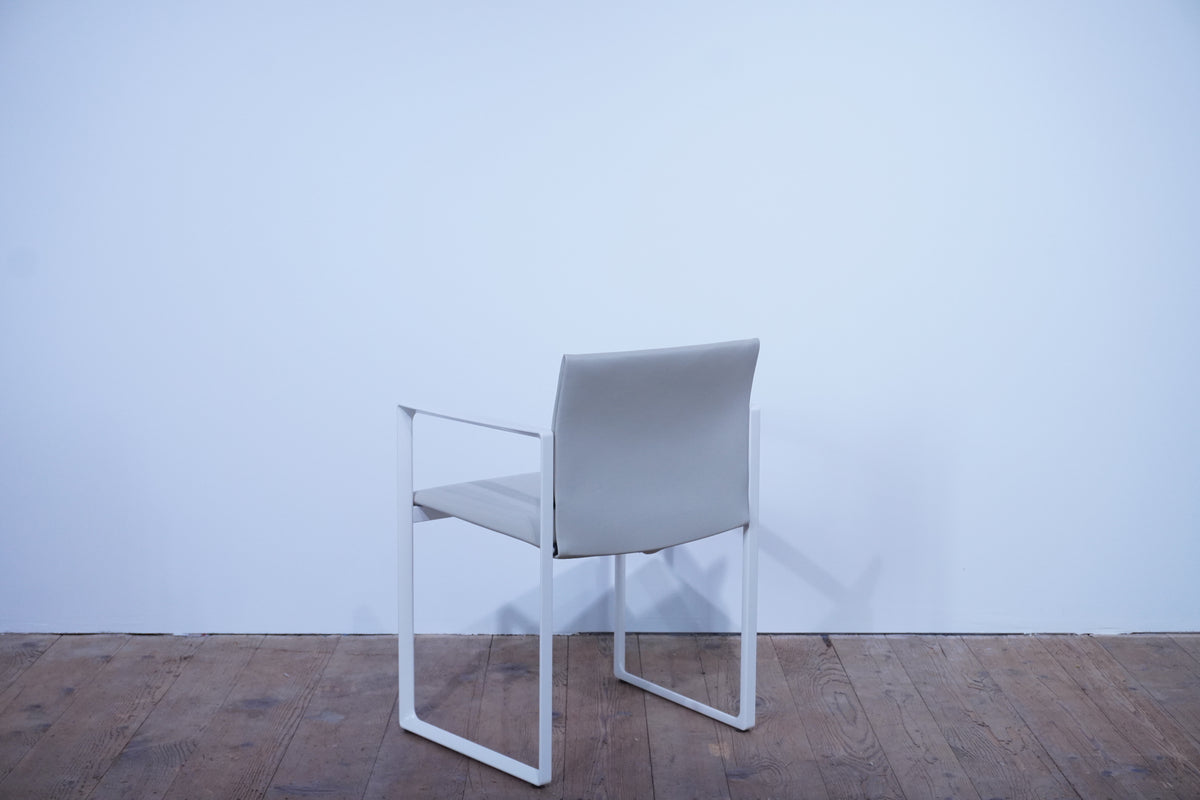 Cassina Eve Designklassiker Esszimmerstuhl Leder elfenbein