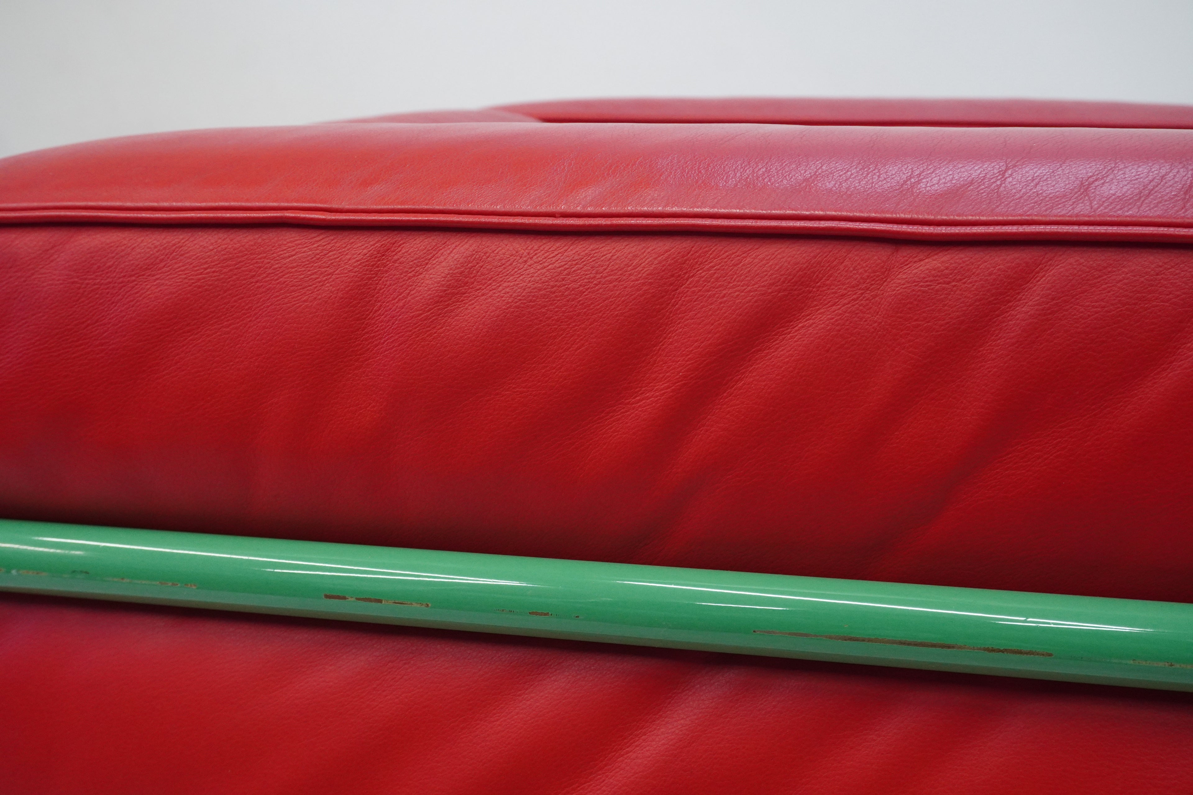 Cassina LC2 Sessel Le Corbusier Leder rot