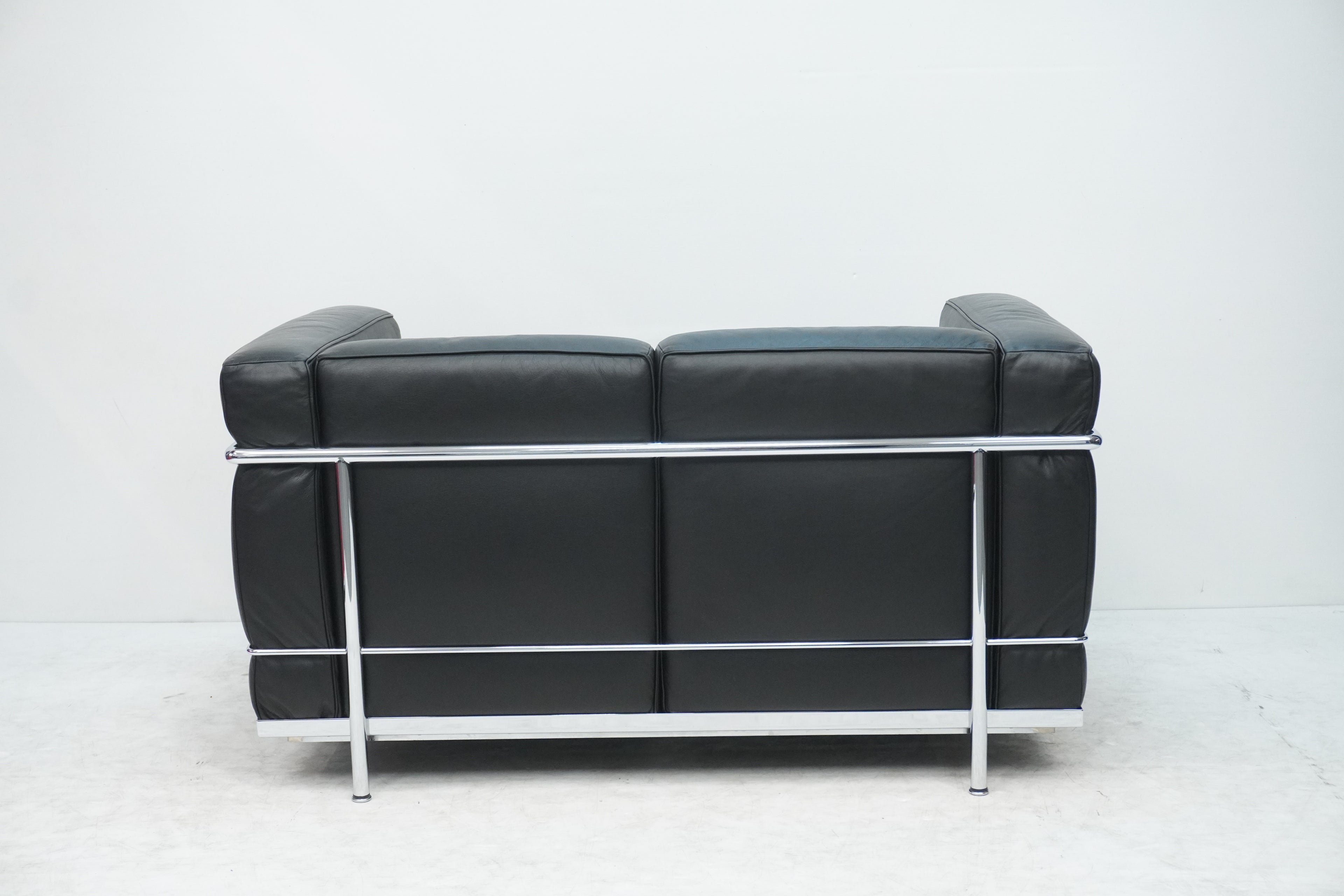 Cassina LC2 2er Sofa Le Corbusier Leder schwarz