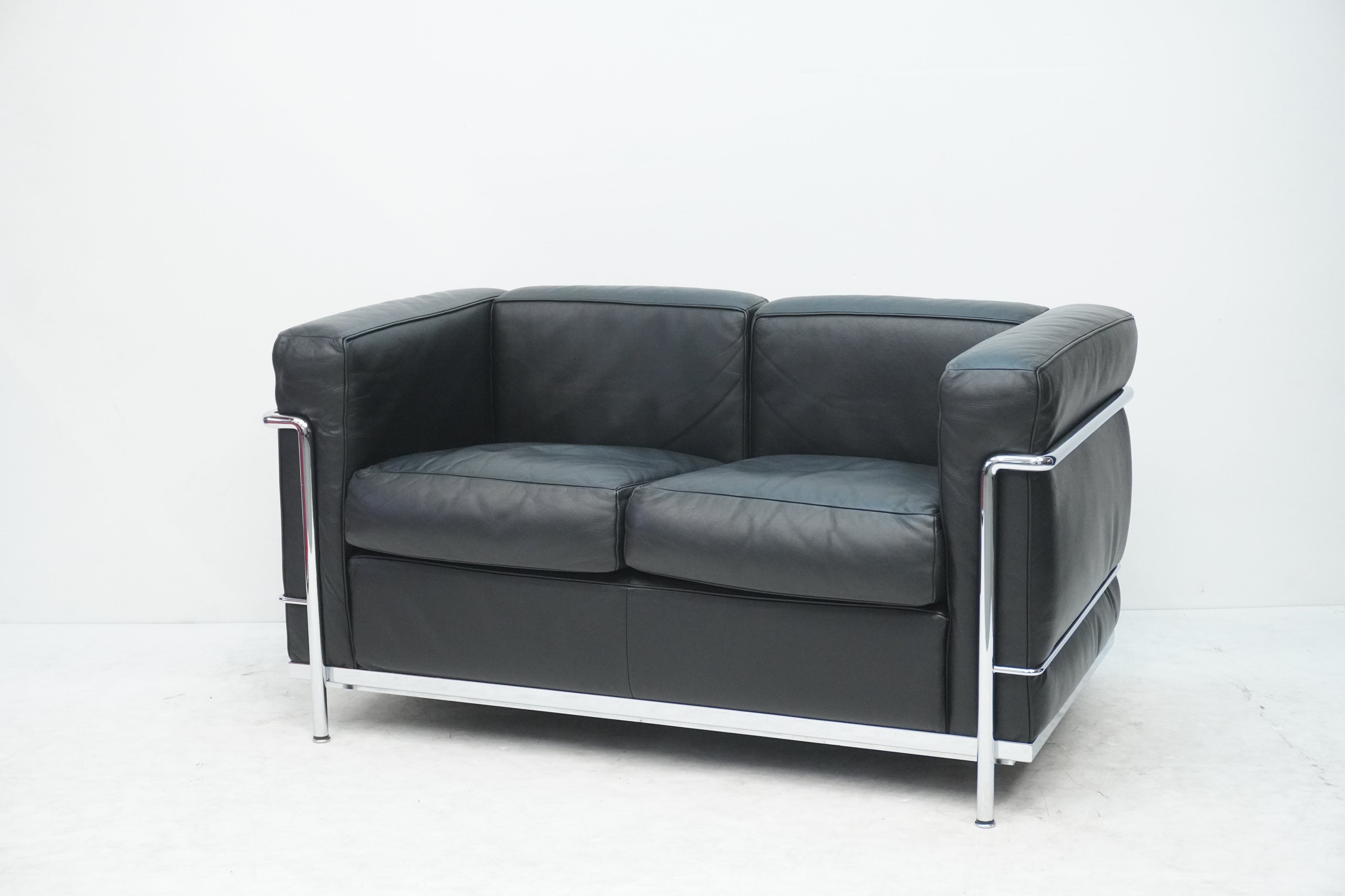 Cassina LC2 2er Sofa Le Corbusier Leder schwarz