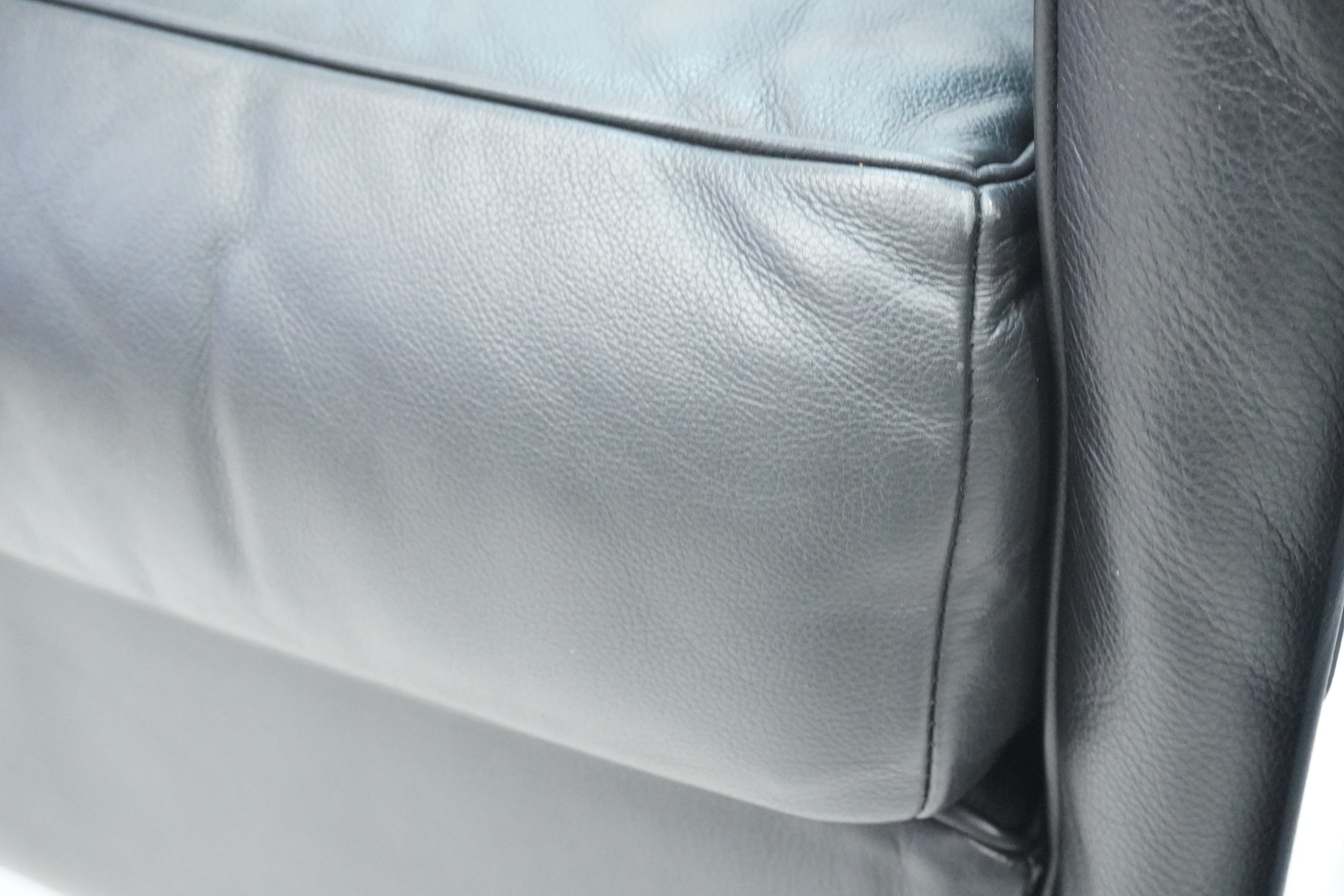 Cassina LC2 2er Sofa Le Corbusier Leder schwarz