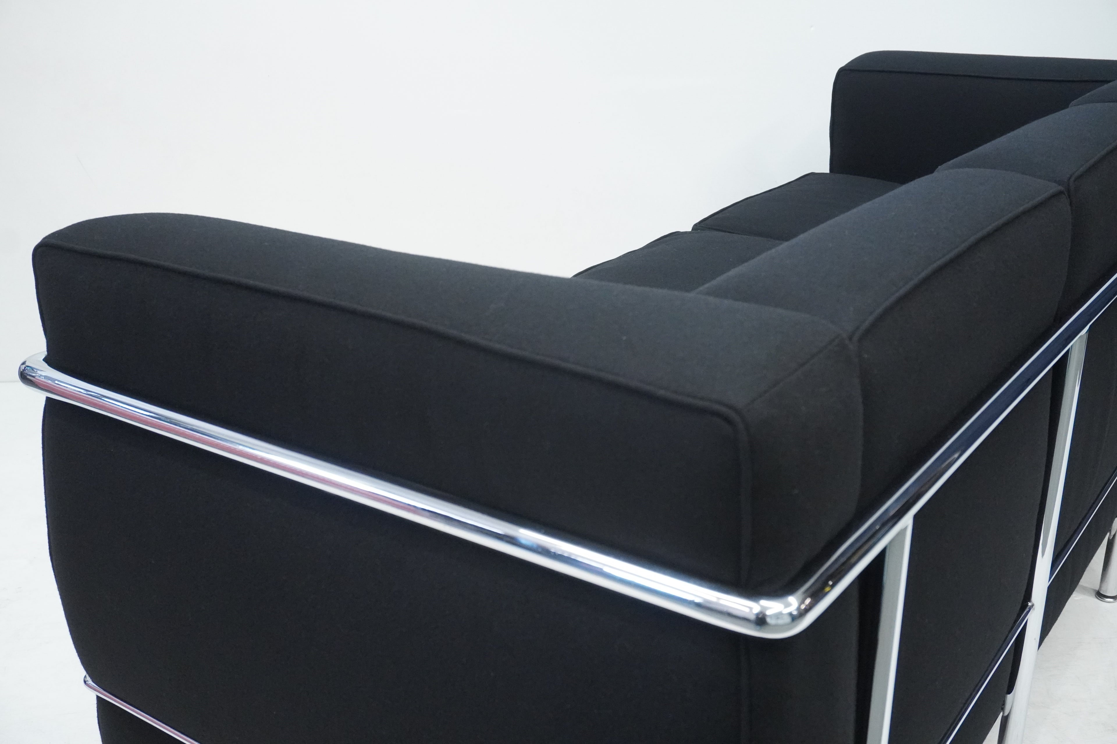 Cassina LC2 3er Sofa Le Corbusier Stoff schwarz