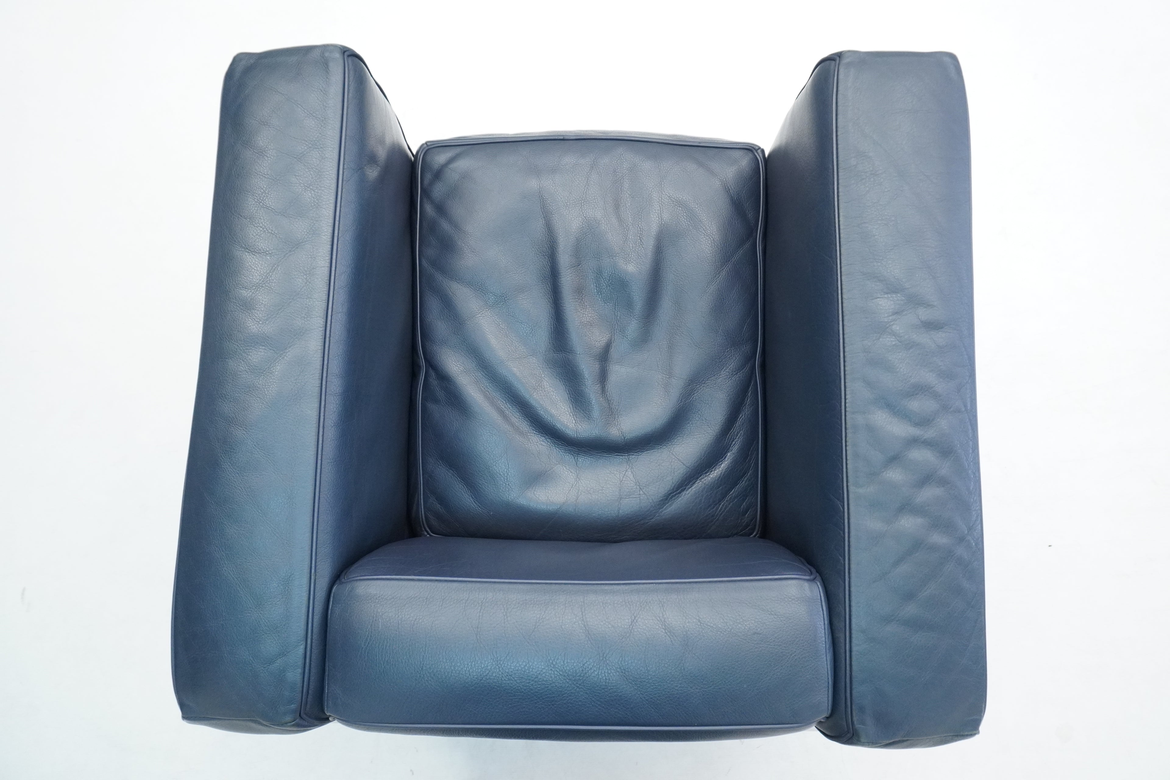 Cassina LC2 Sessel Le Corbusier Leder dunkelblau