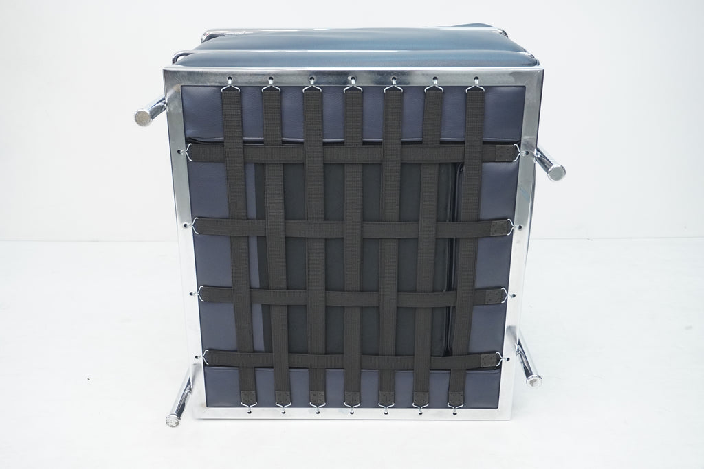 Cassina LC2 Sessel Le Corbusier Leder dunkelblau