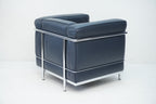 Cassina LC2 Sessel Le Corbusier Leder dunkelblau
