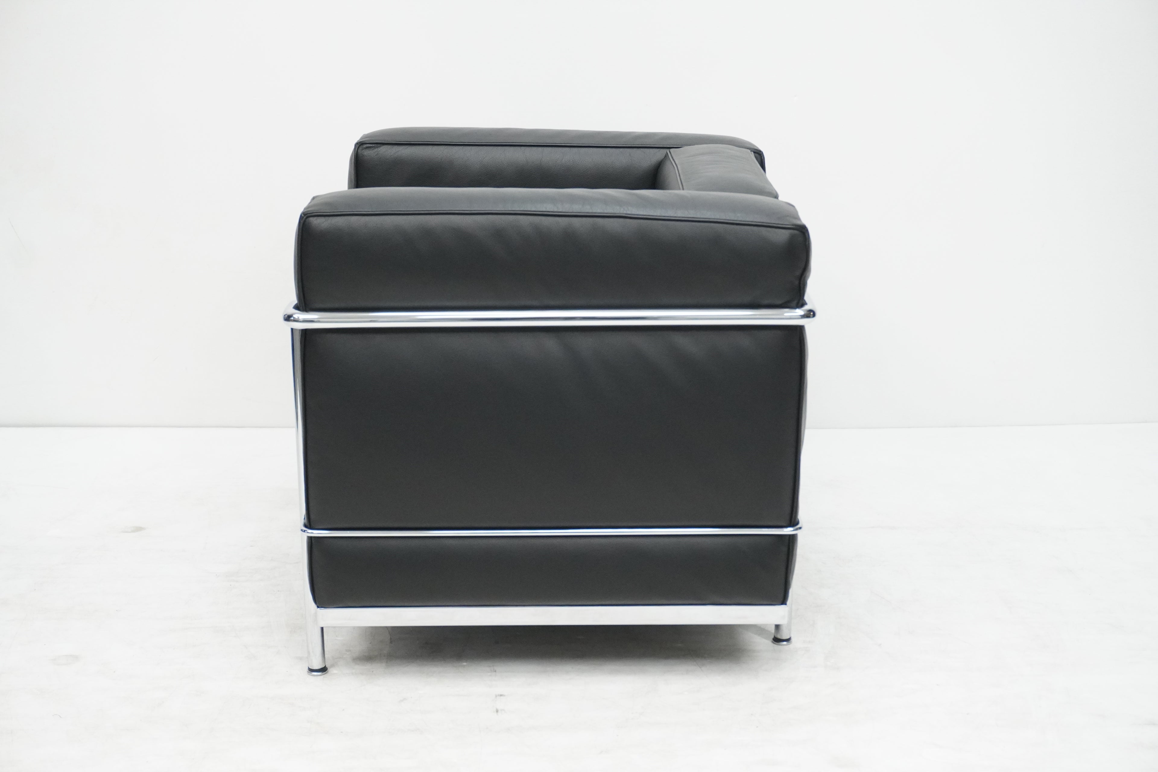 Cassina LC2 Sessel Le Corbusier Leder schwarz