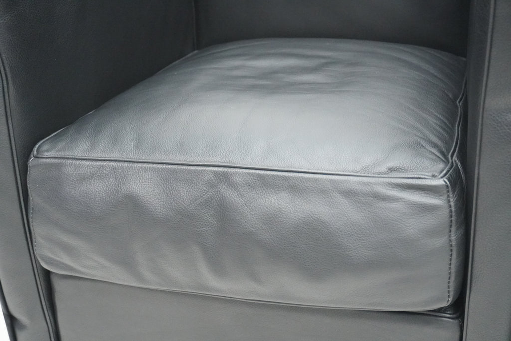 Cassina LC2 Sessel Le Corbusier Leder schwarz