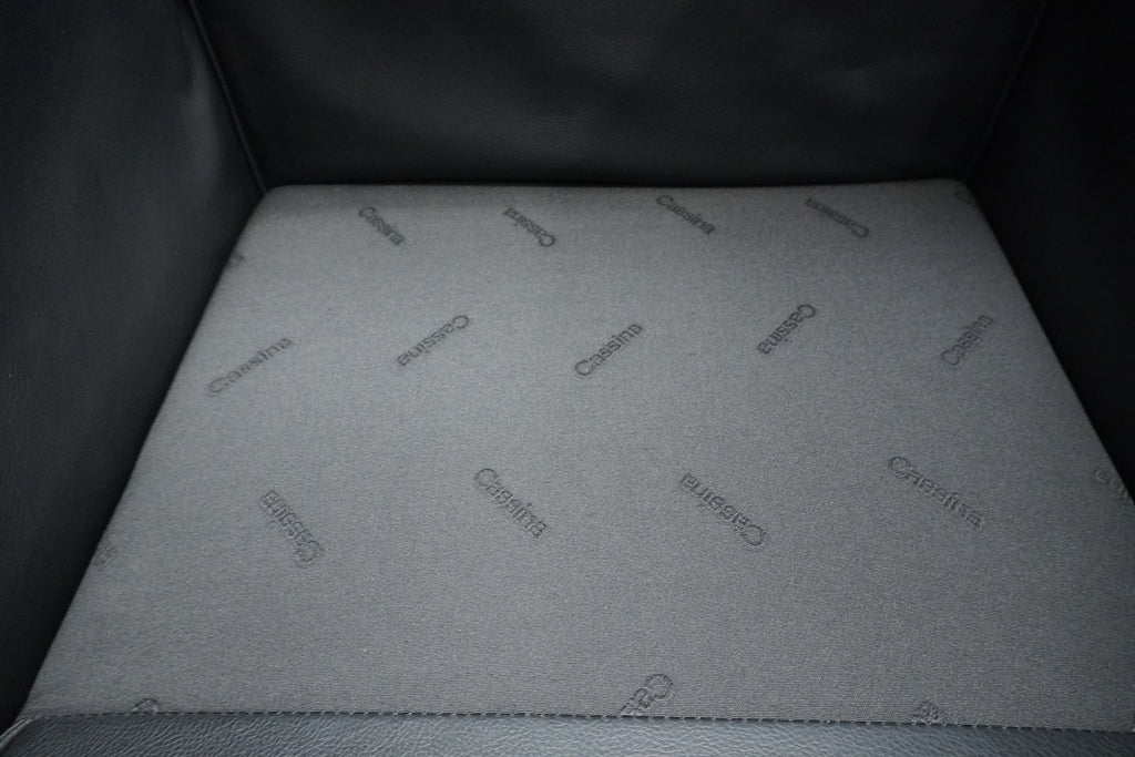 Cassina LC2 Sessel Le Corbusier Leder schwarz