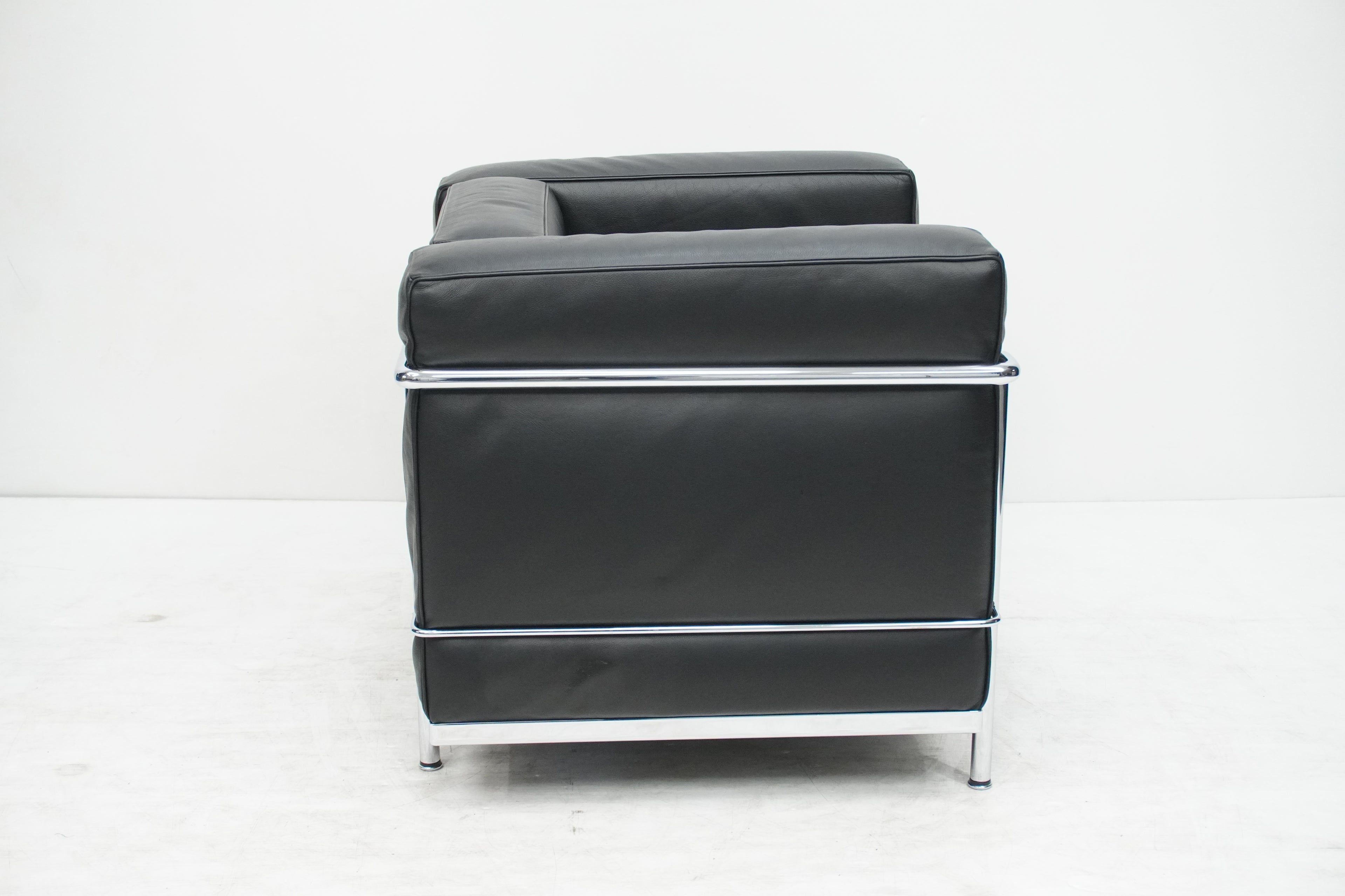 Cassina LC2 Sessel Le Corbusier Leder schwarz