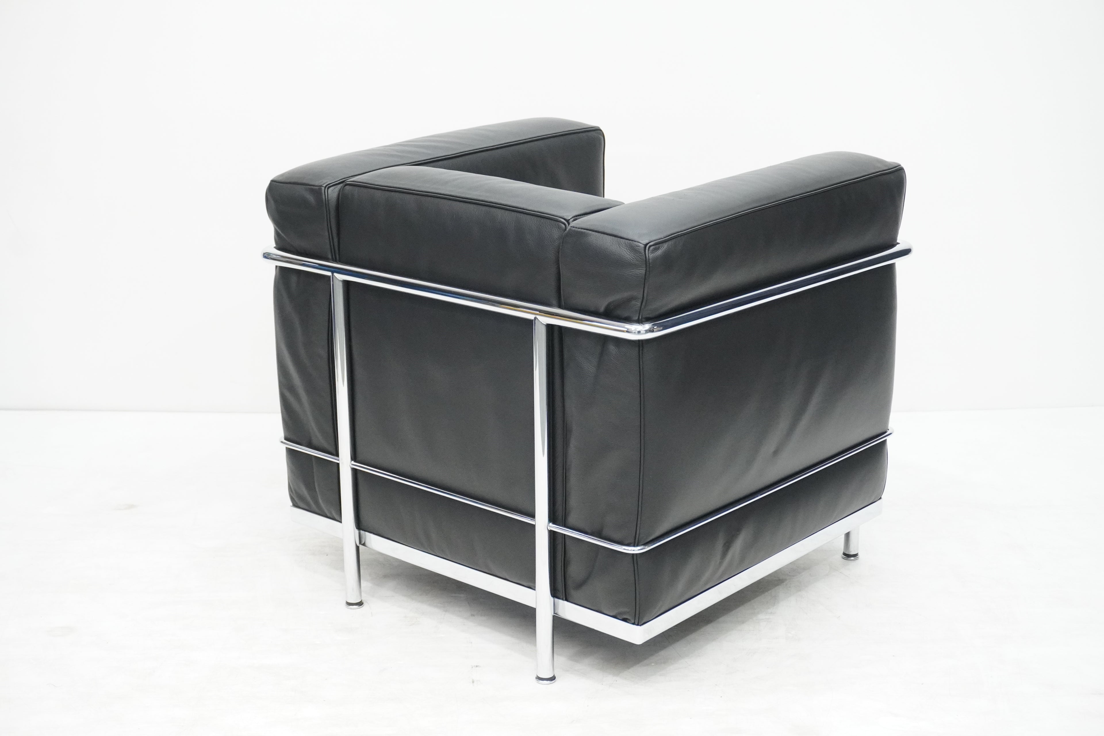 Cassina LC2 Sessel Le Corbusier Leder schwarz