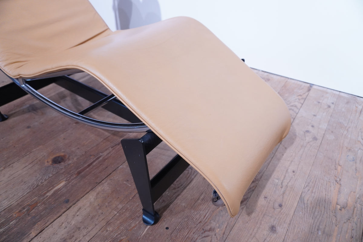 Cassina LC4 Liege Le Corbusier Leder cognac
