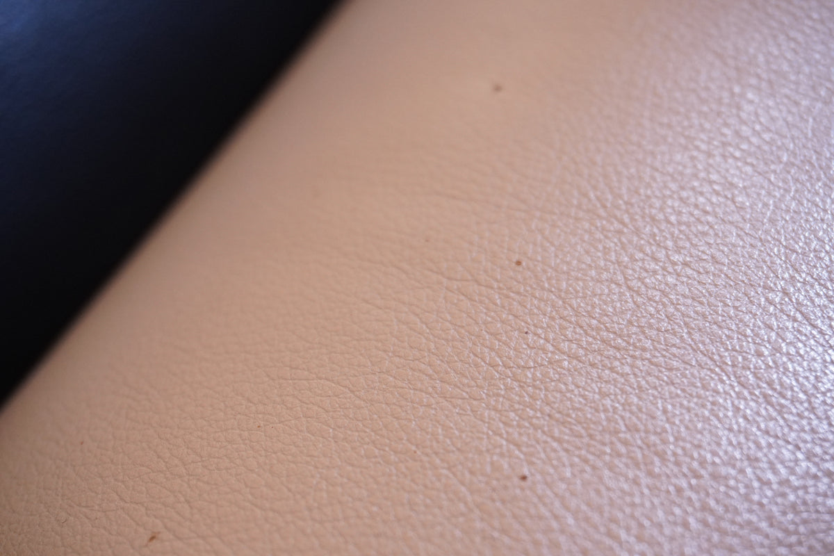 Cassina LC4 Liege Le Corbusier Leder cognac