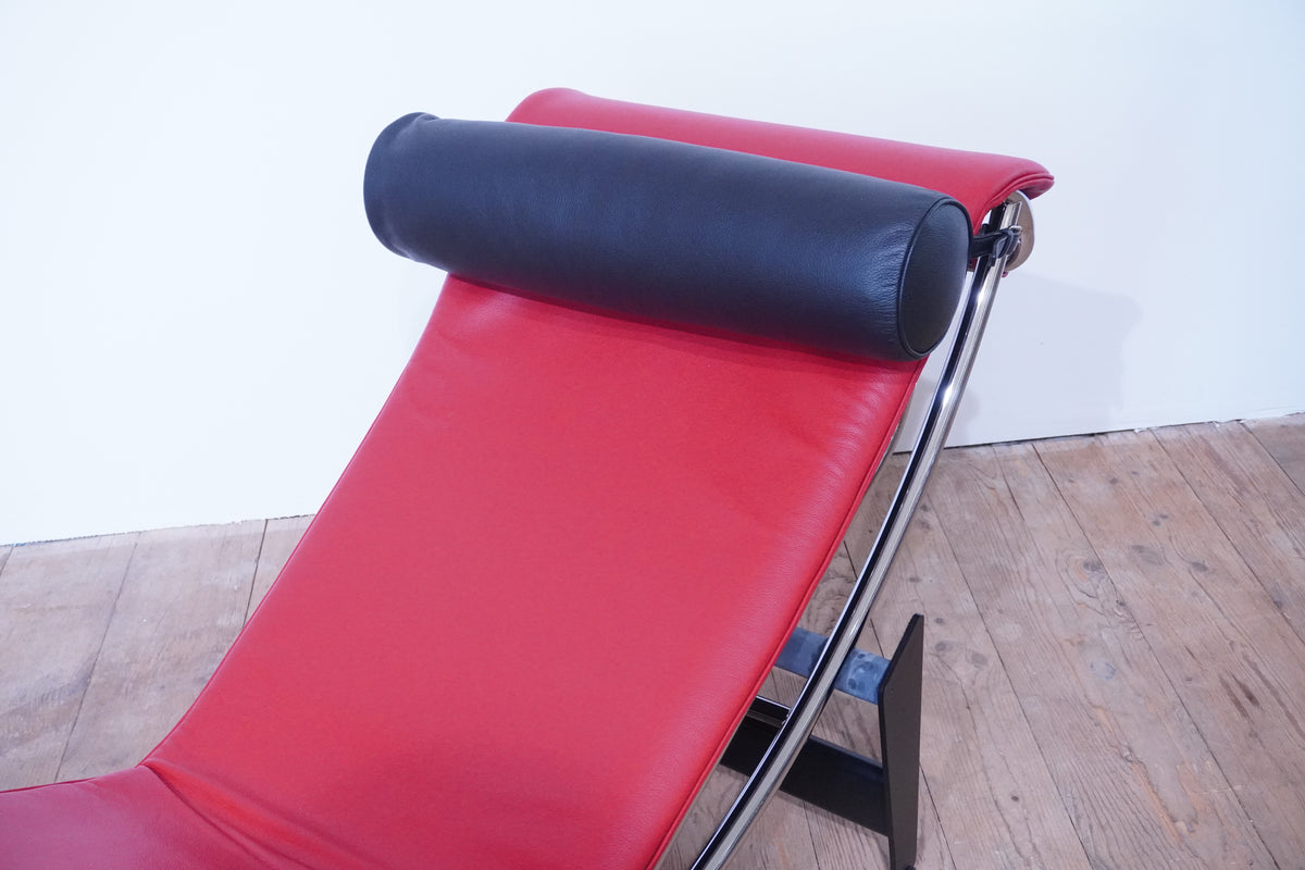 Cassina LC4 Liege Le Corbusier Leder rot
