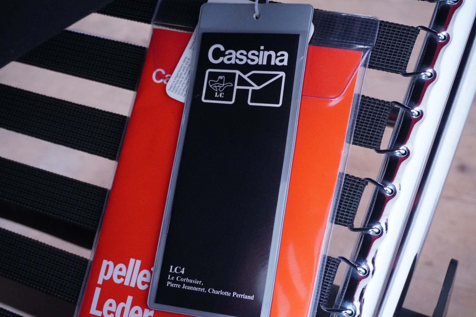 Cassina LC4 Liege Le Corbusier Leder rot