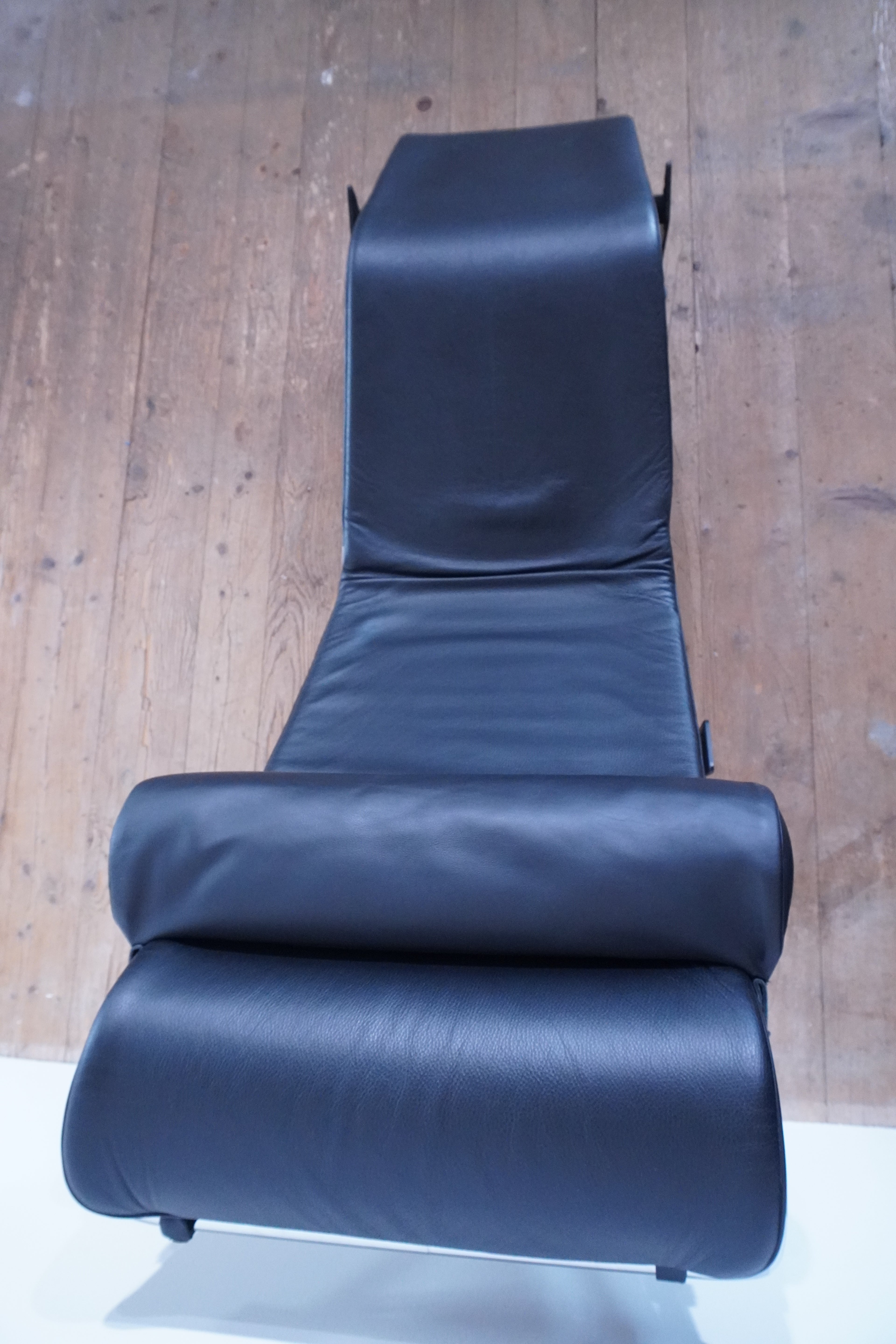 Cassina LC4 Liege Le Corbusier Leder schwarz