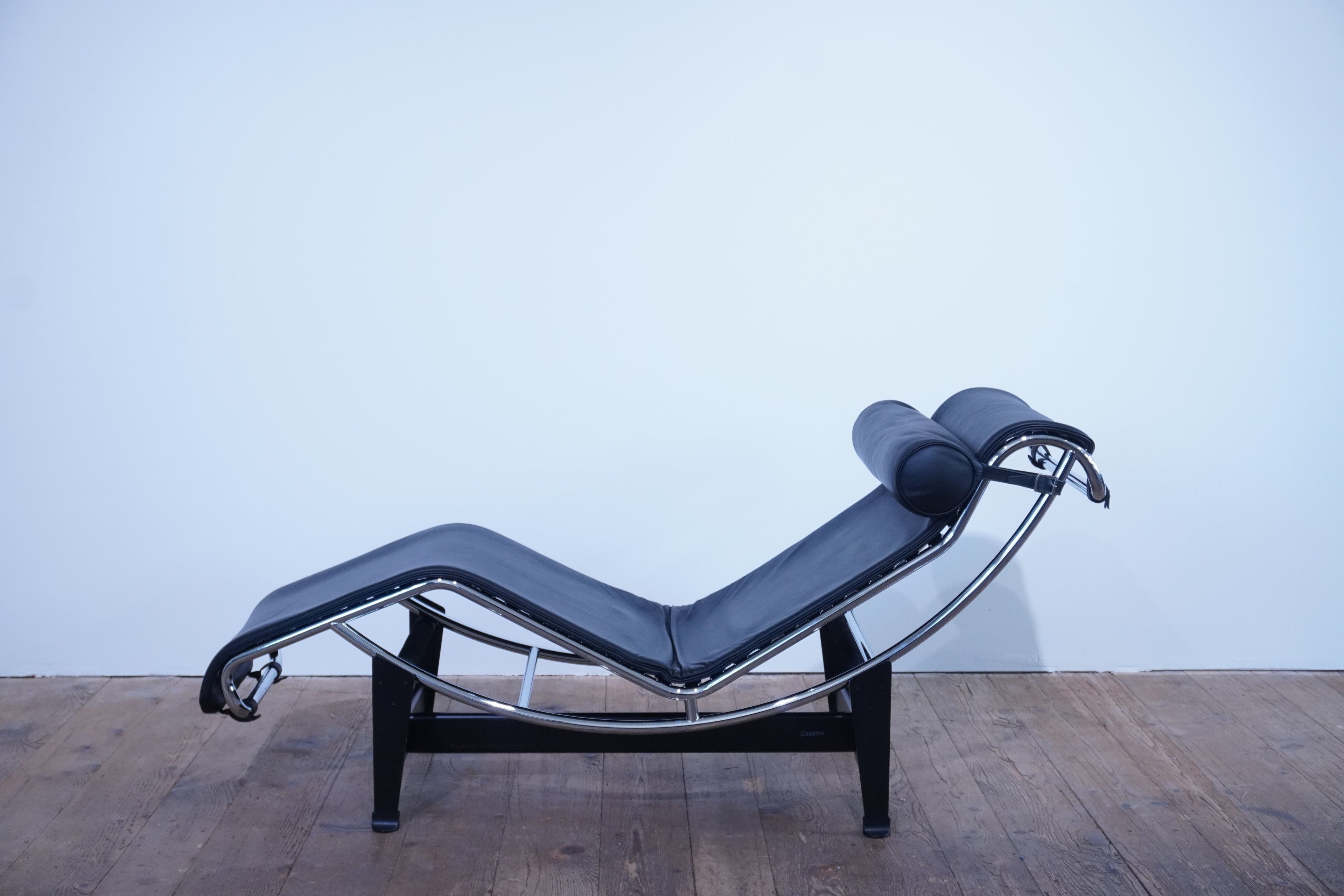 Cassina LC4 Liege Le Corbusier Leder schwarz