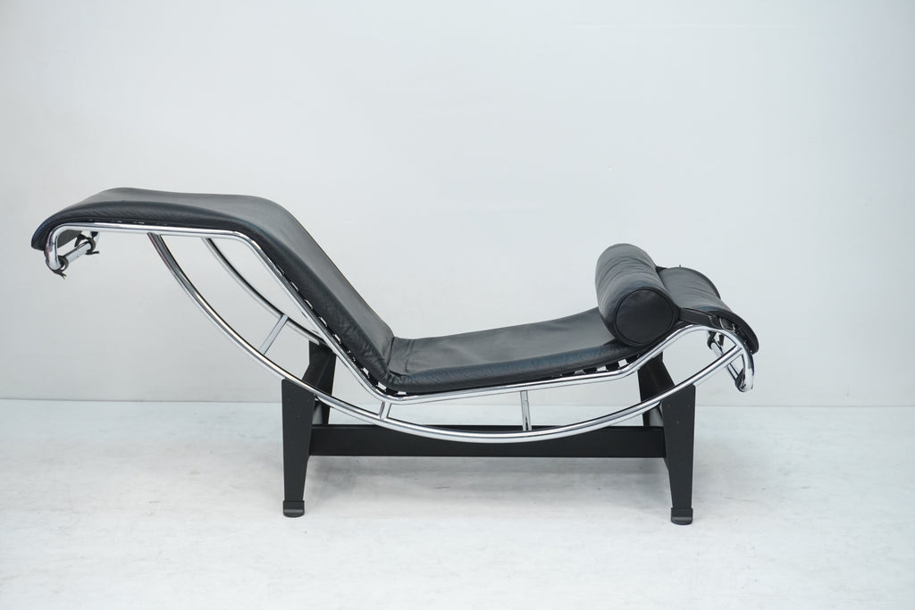 Cassina LC4 Liege Le Corbusier Leder schwarz