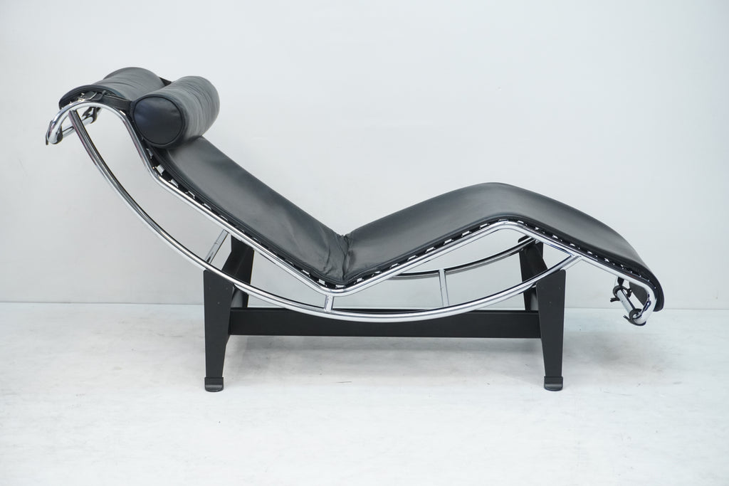Cassina LC4 Liege Le Corbusier Leder schwarz