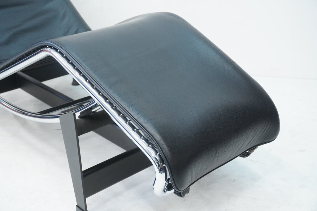 Cassina LC4 Liege Le Corbusier Leder schwarz