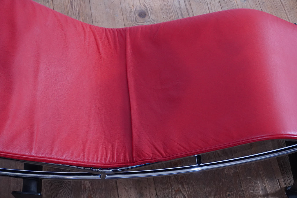 Cassina LC4 Liege Le Corbusier Leder rot