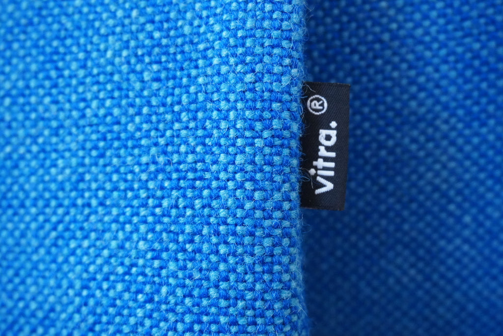 Vitra Grand Repos mit Ottomane Stoff blau