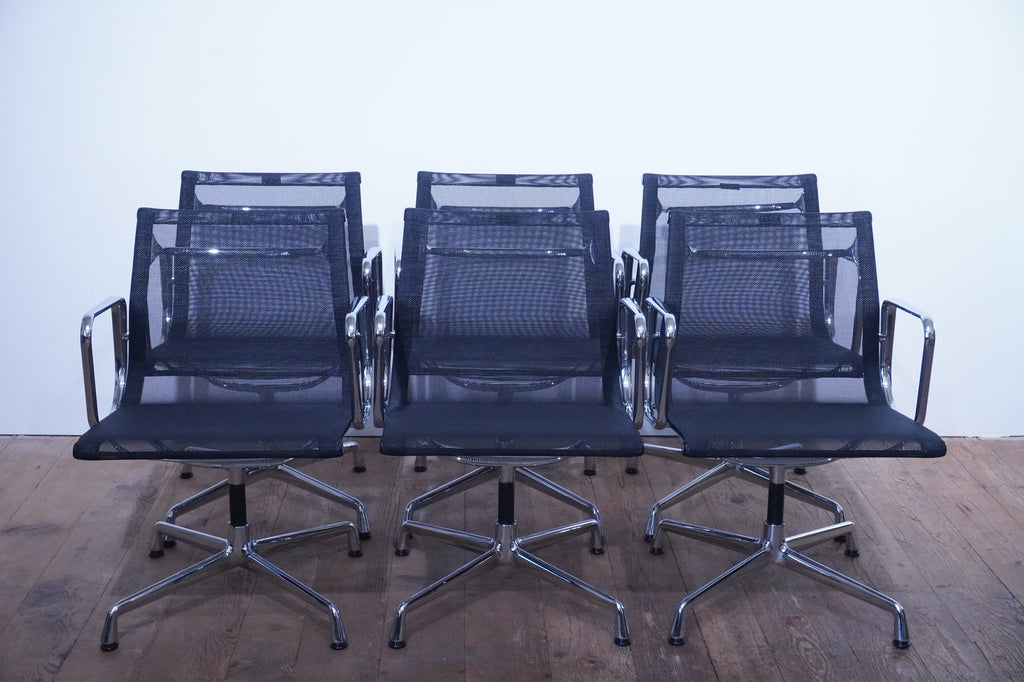 Vitra Eames Alu Chair EA108 Netz schwarz
