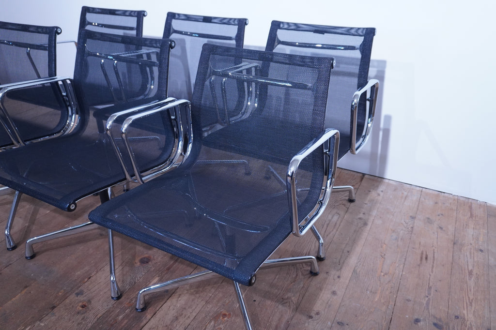 Vitra Eames Alu Chair EA108 Netz schwarz