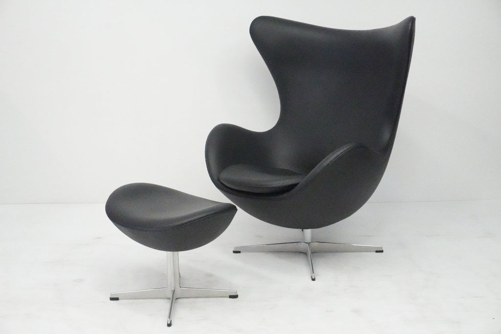 Fritz Hansen Egg Chair & Ottoman von Arne Jacobsen