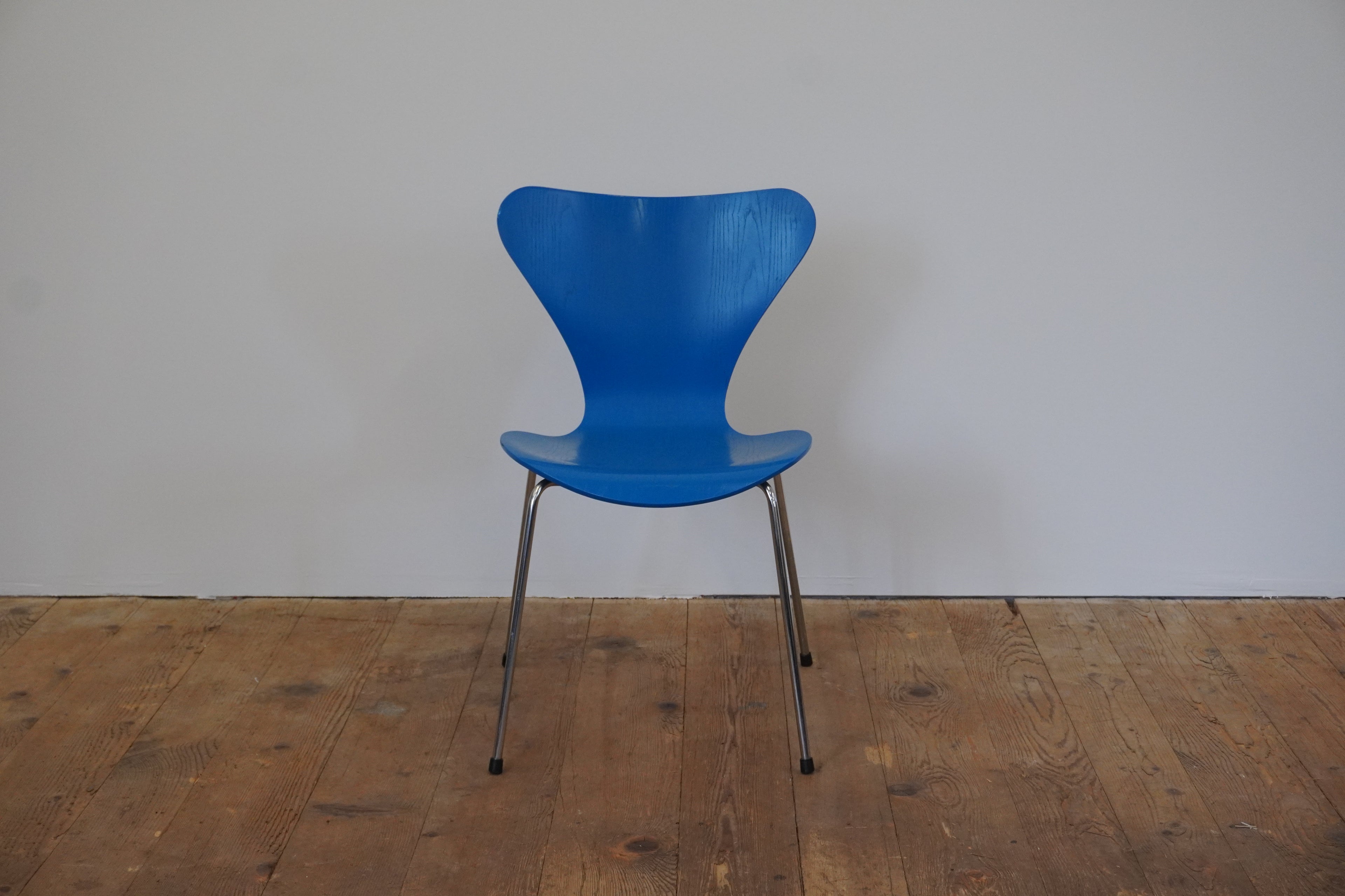 Fritz Hansen Serie 7 blau 3107 Arne Jacobsen