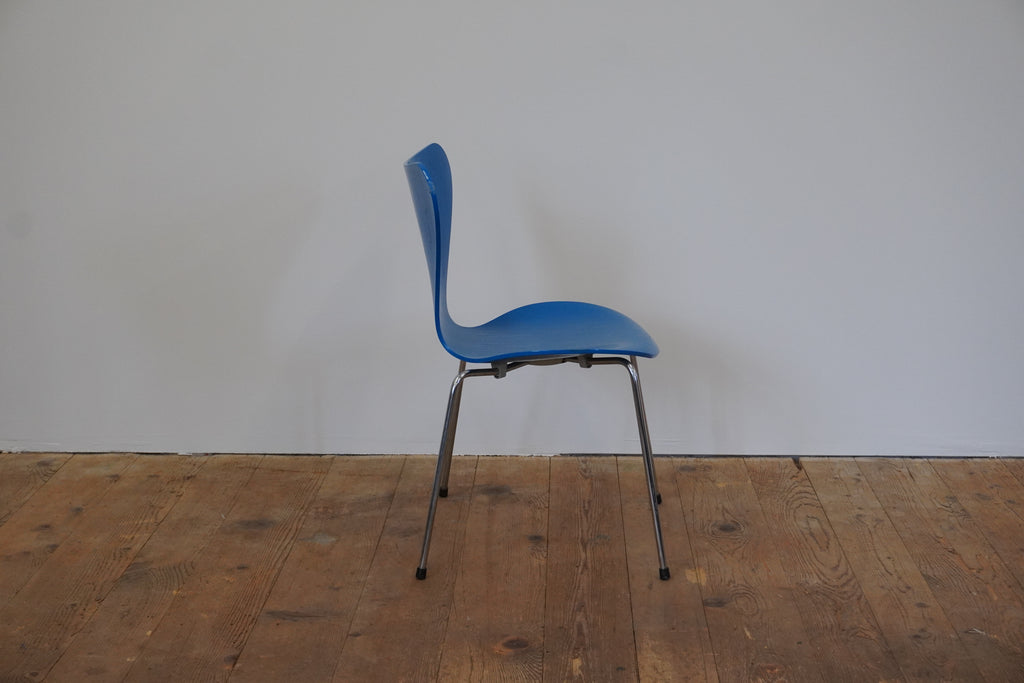 Fritz Hansen Serie 7 blau 3107 Arne Jacobsen
