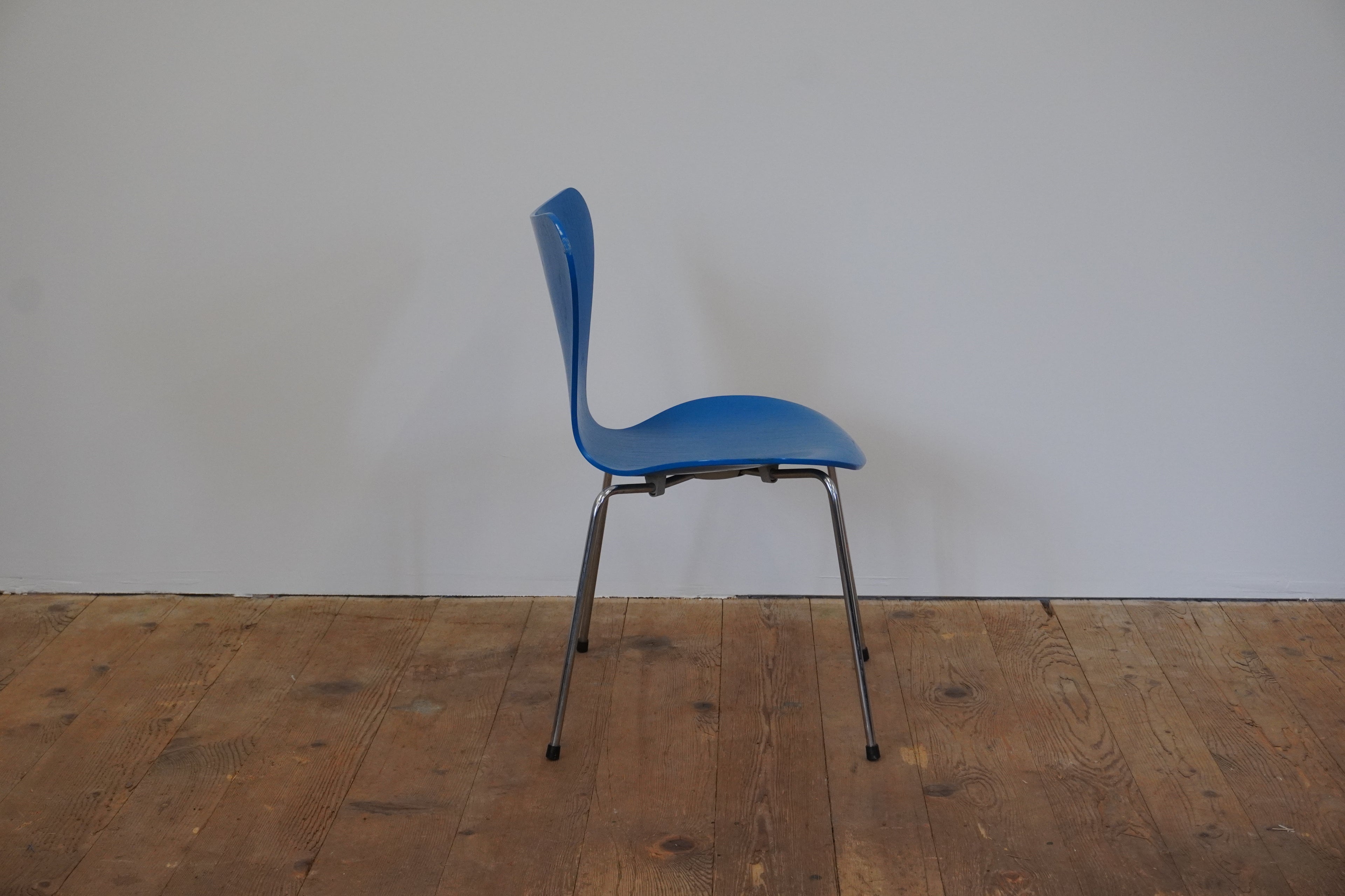 Fritz Hansen Serie 7 blau 3107 Arne Jacobsen
