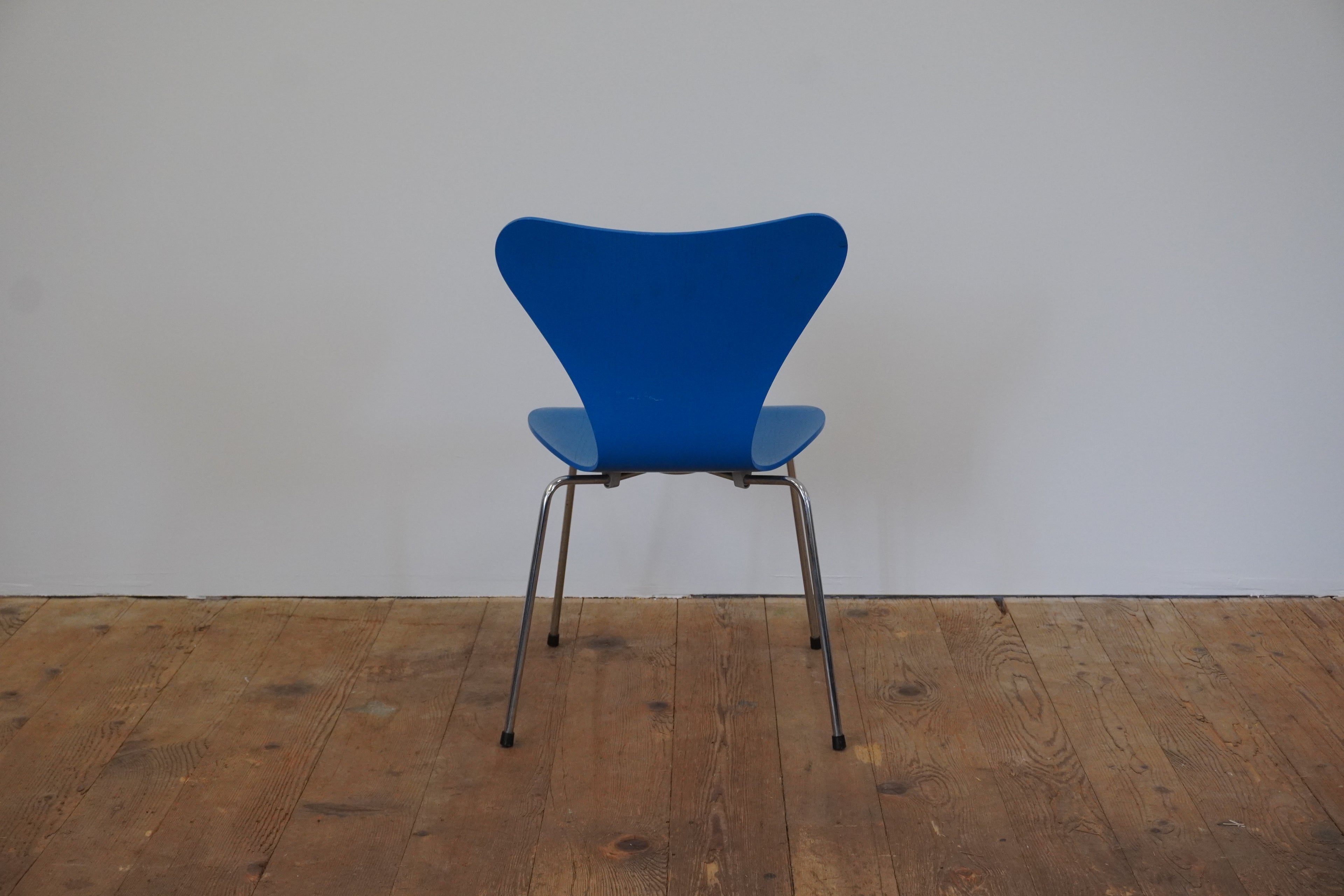 Fritz Hansen Serie 7 blau 3107 Arne Jacobsen