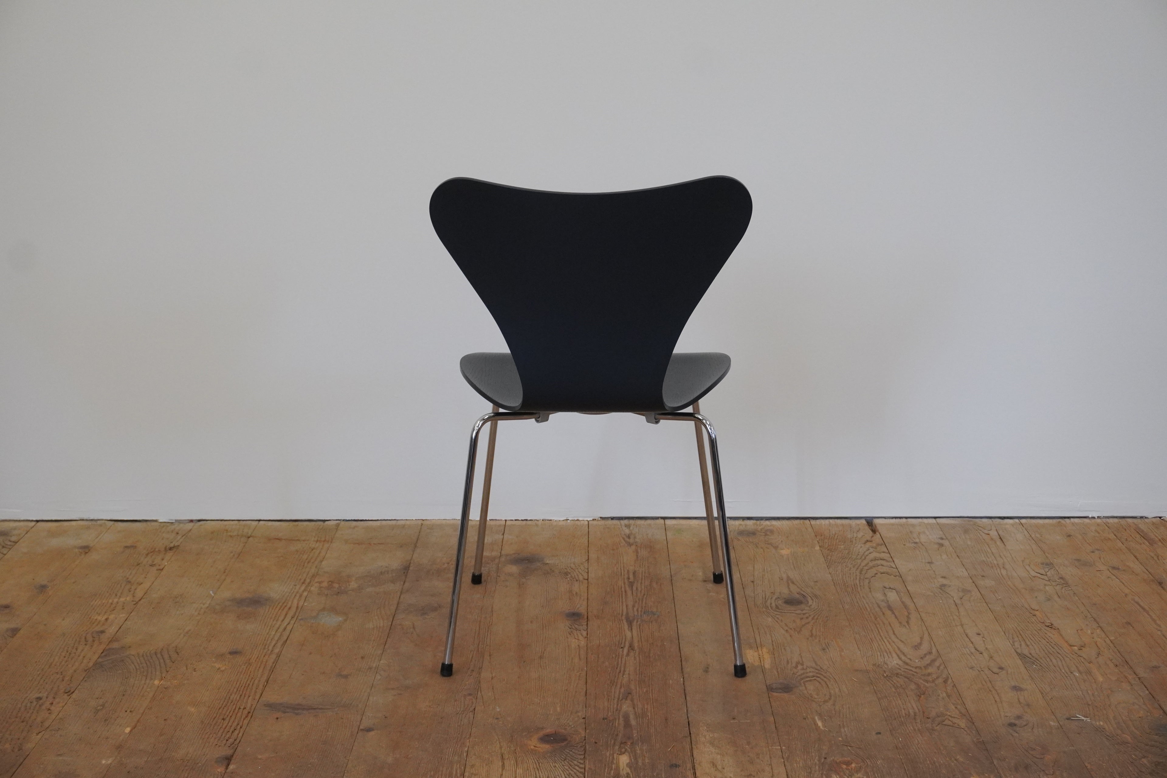 Fritz Hansen Serie 7 anthrazit 3107 Arne Jacobsen
