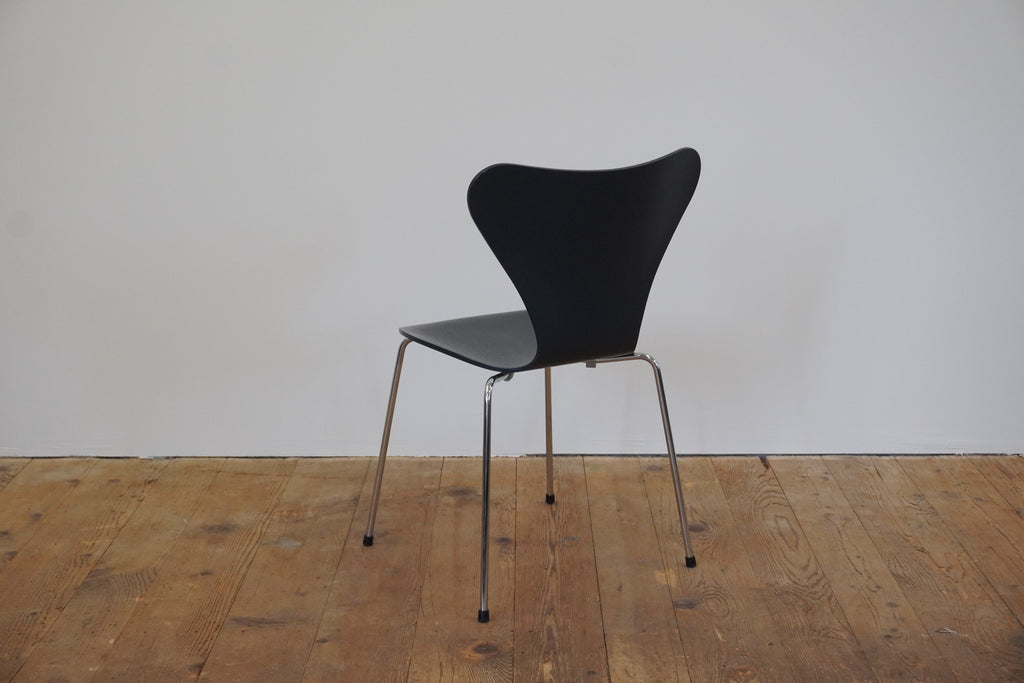 Fritz Hansen Serie 7 anthrazit 3107 Arne Jacobsen