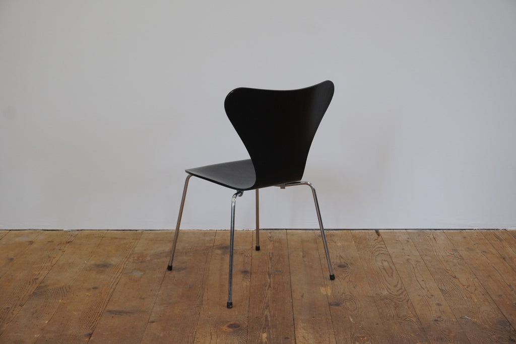 Fritz Hansen Serie 7 schwarz 3107 Arne Jacobsen