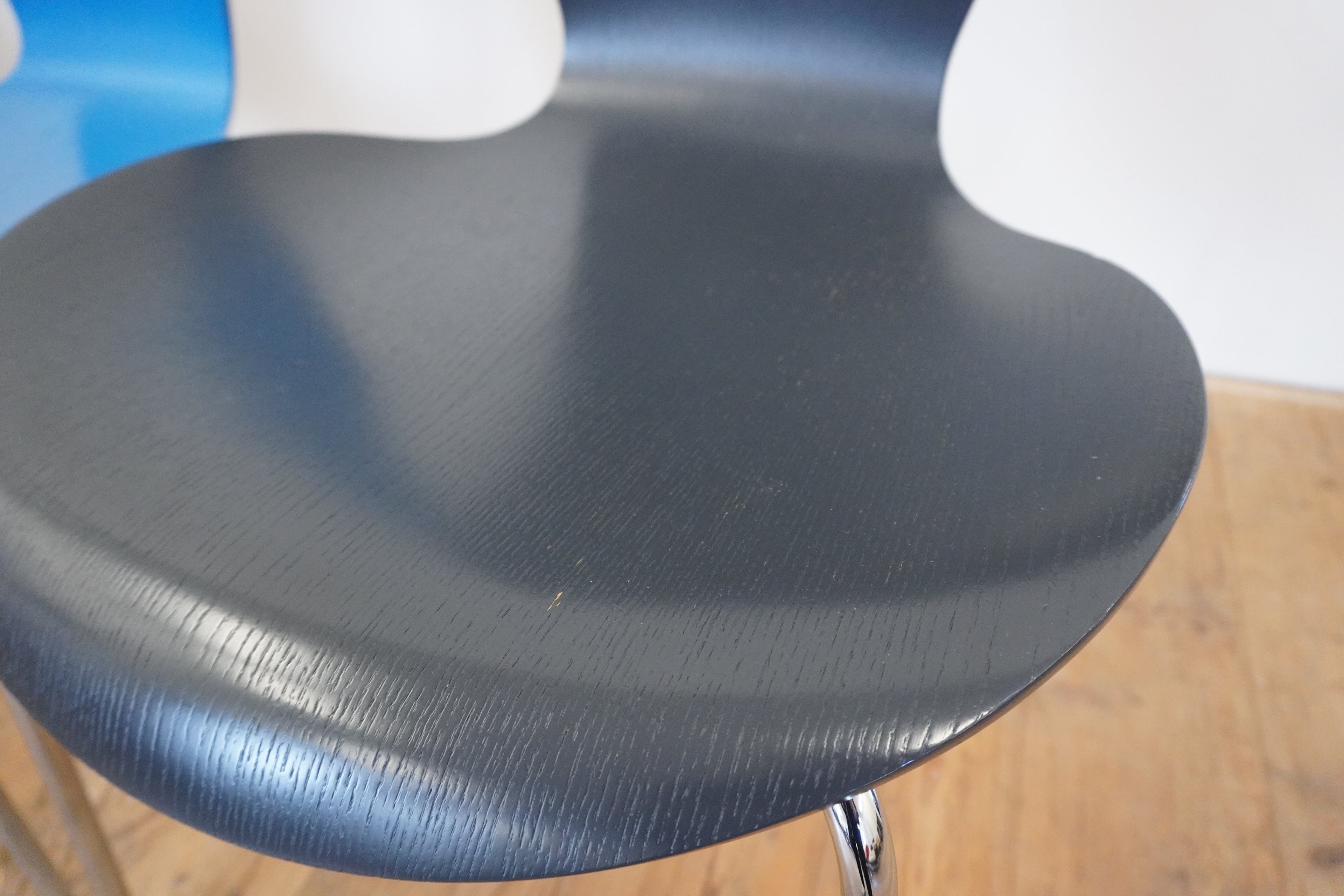 Fritz Hansen Serie 7 anthrazit 3107 Arne Jacobsen