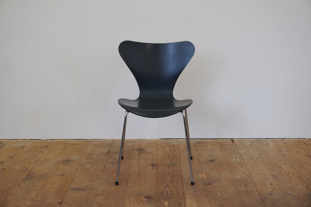 Fritz Hansen Serie 7 anthrazit 3107 Arne Jacobsen