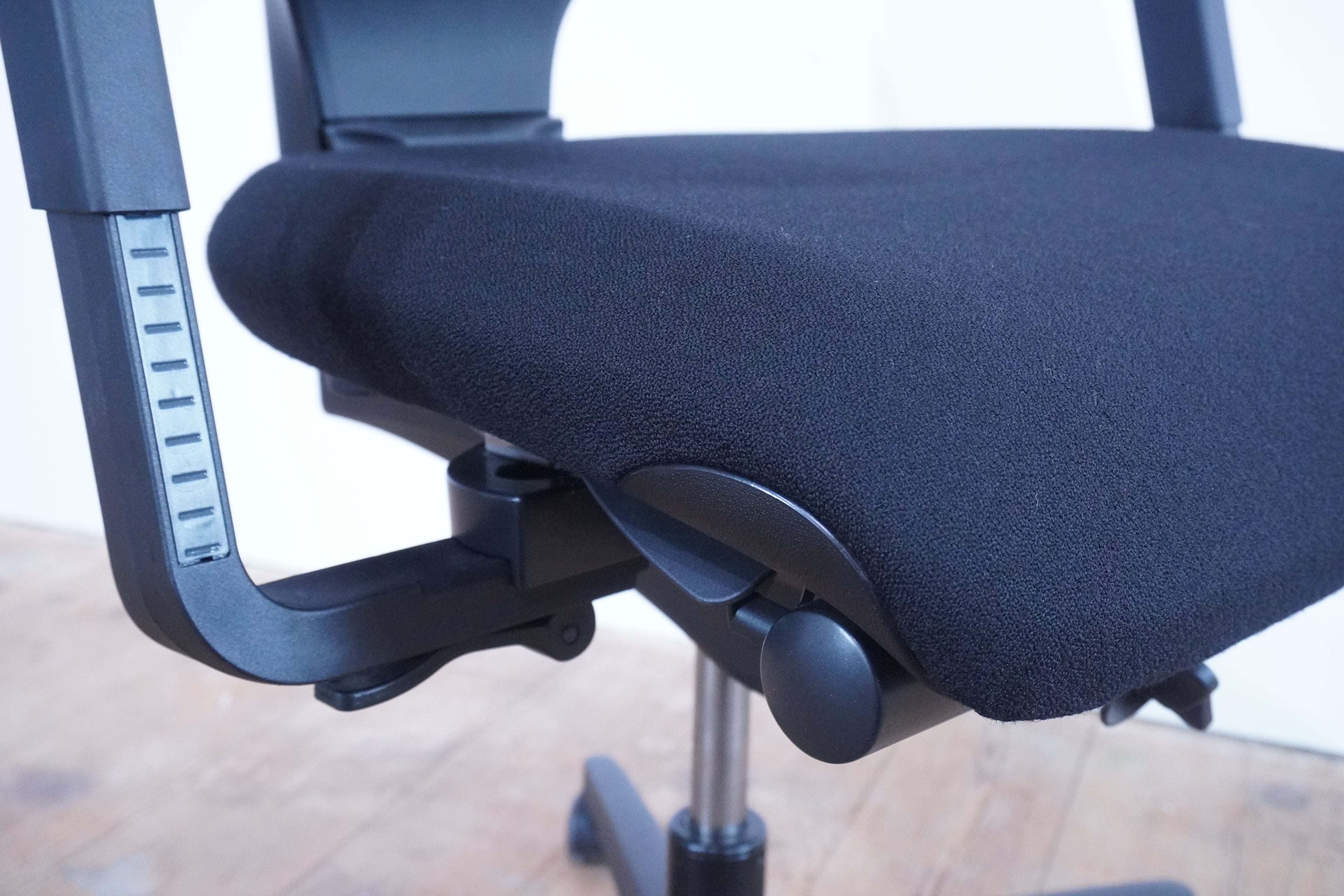 Giroflex Bürostuhl Modell 545 Stoff schwarz