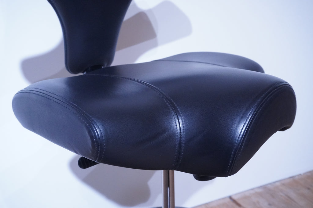 HAG Capisco 8106 Sattelstuhl mit Fussring Leder schwarz