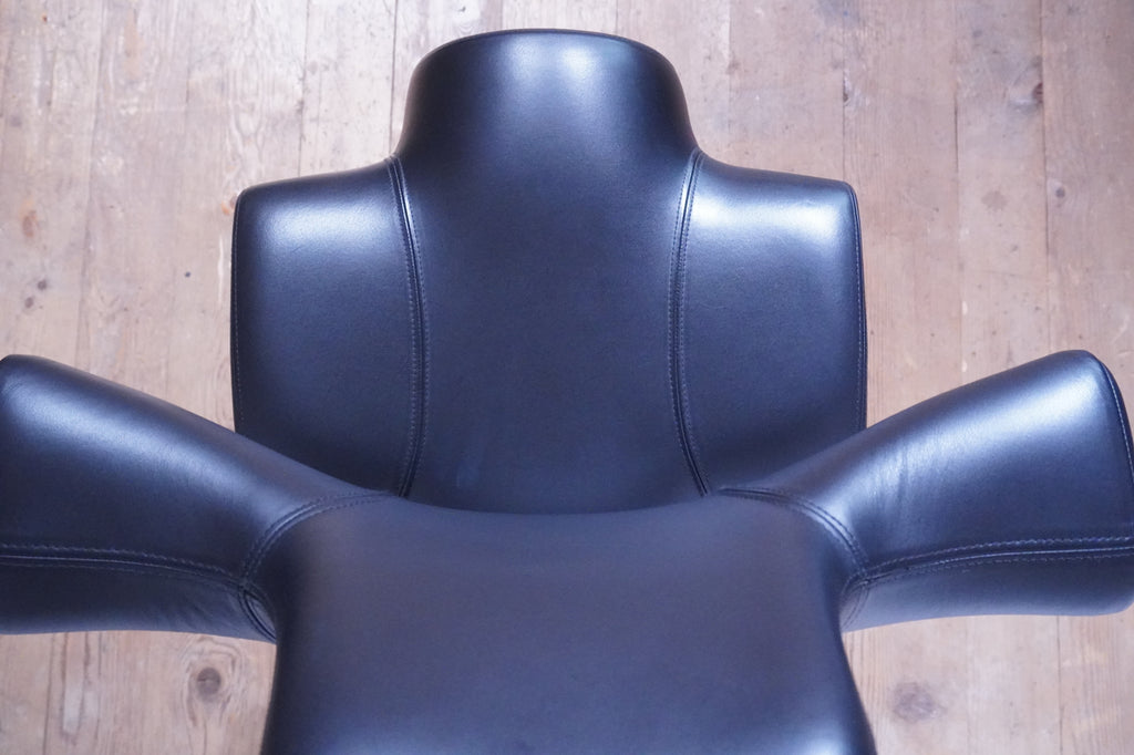HAG Capisco 8106 Sattelstuhl mit Fussring Leder schwarz