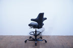 HAG Capisco 8106 Sattelstuhl mit Fussring Leder schwarz
