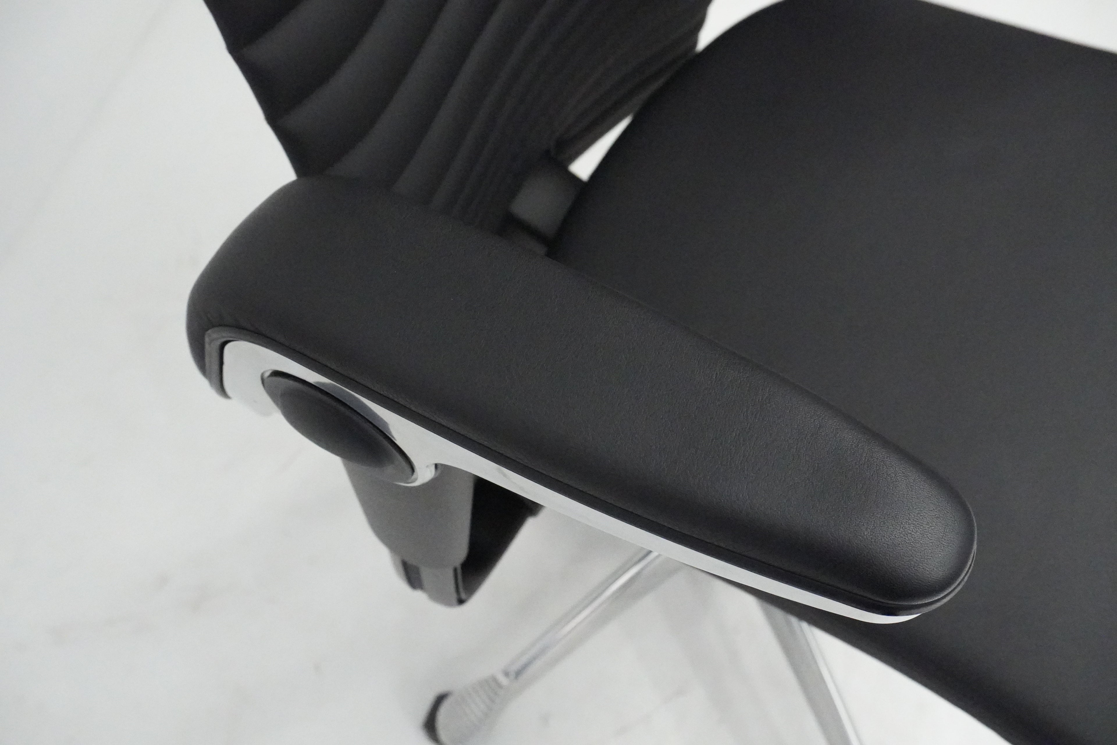 HAG Executive Excellence 9330 Chefsessel Bürostuhl NP 7529