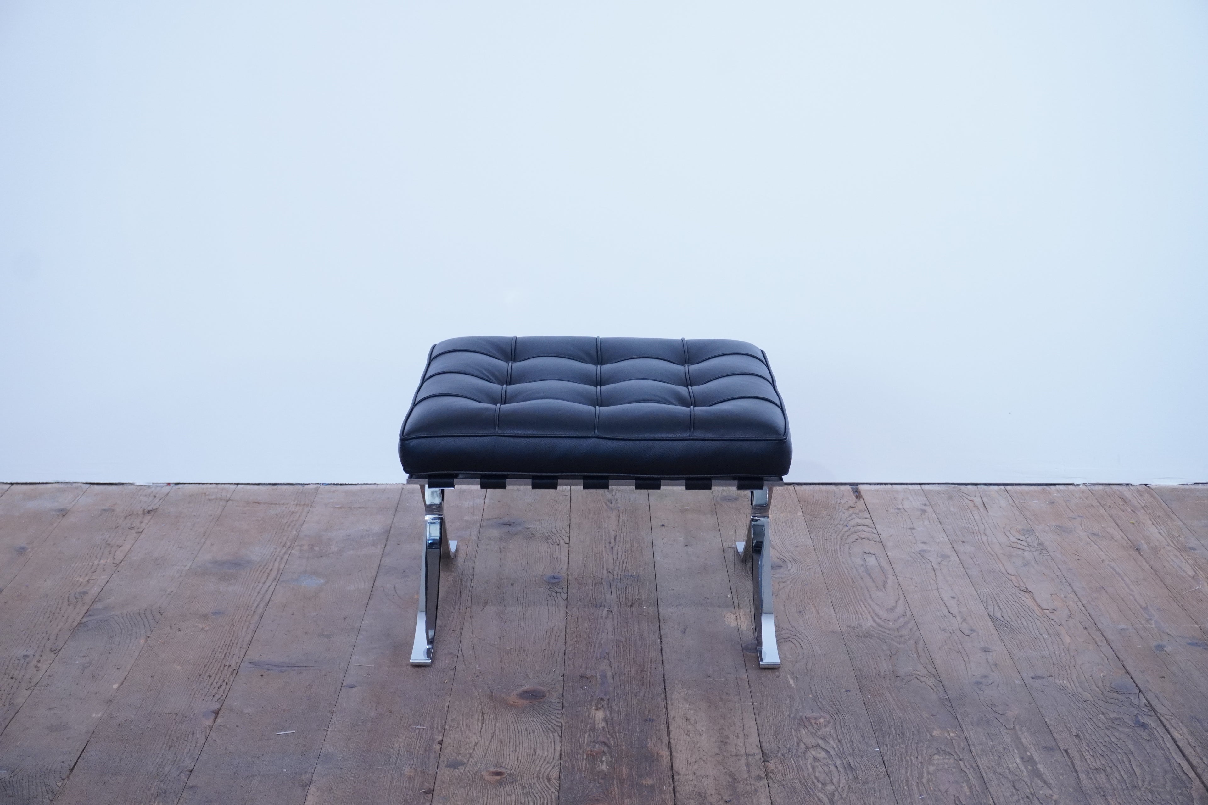 Knoll International Barcelona Ottoman